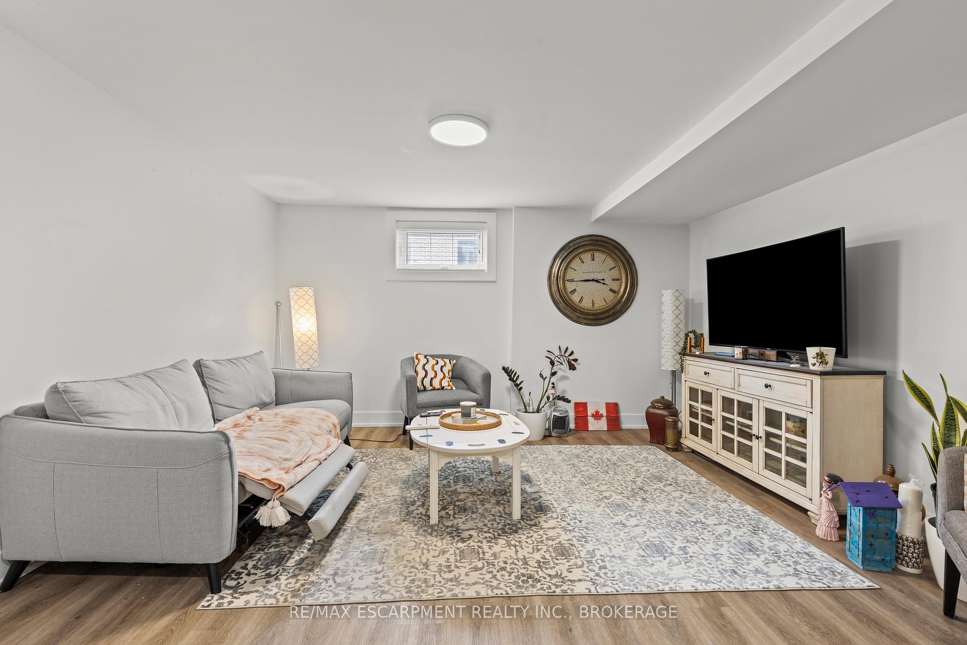 Photo 8 of 4250 William Street, Lincoln, Beamsville — HOMEH