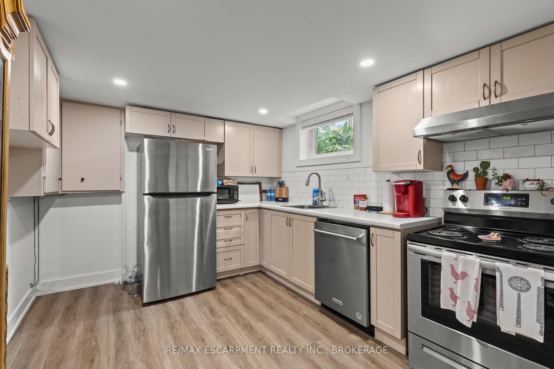 Photo 11 of 4250 William Street, Lincoln, Beamsville — HOMEH