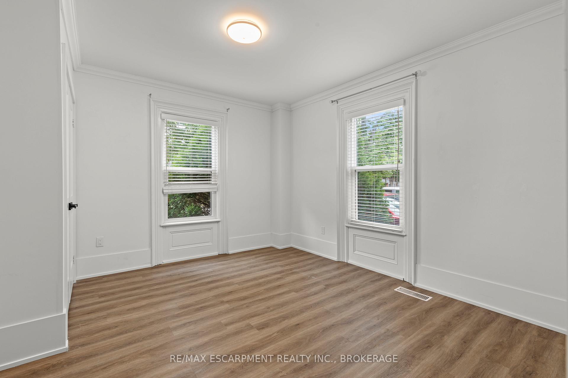 Photo 23 of 4250 William Street, Lincoln, Beamsville — HOMEH