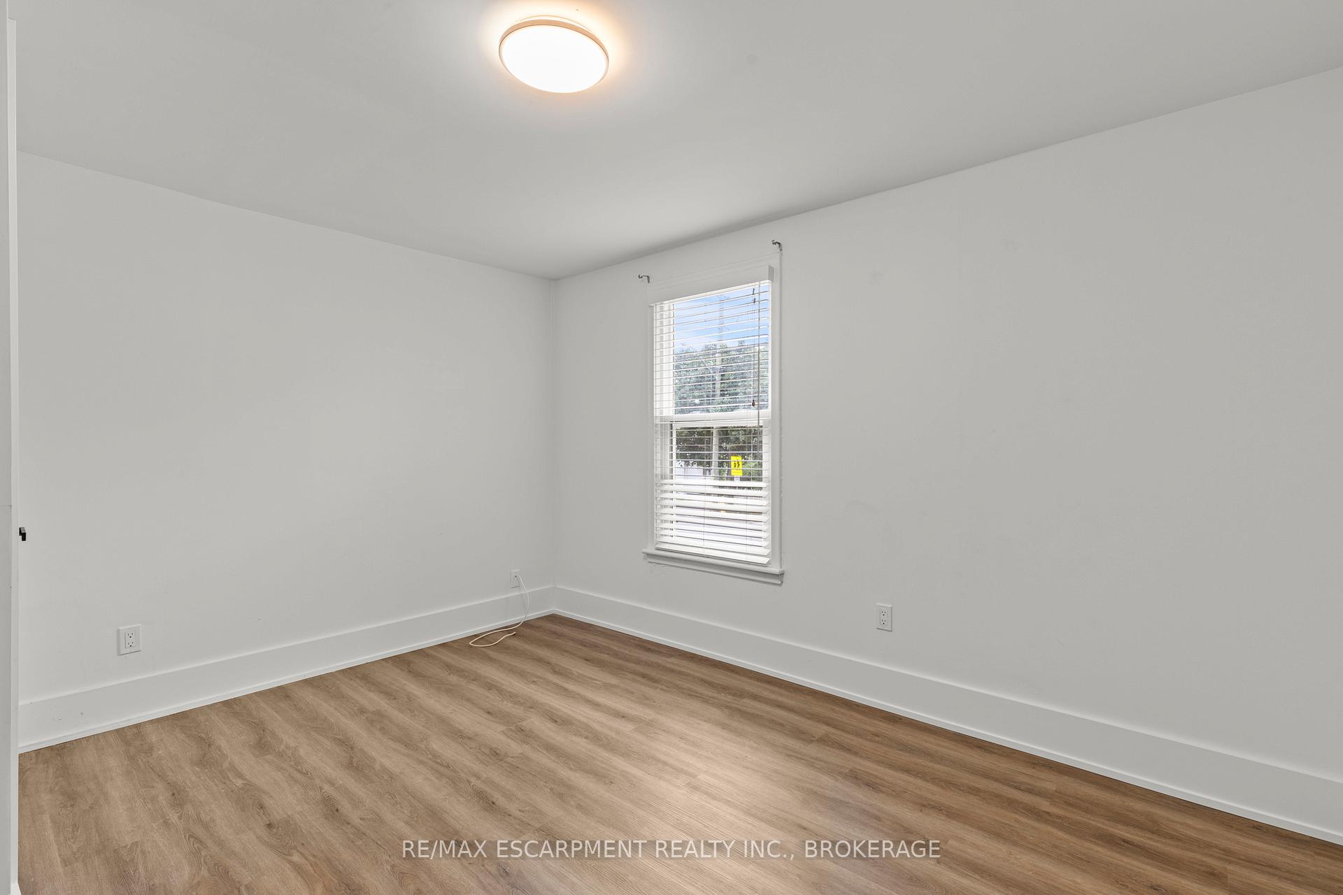 Photo 25 of 4250 William Street, Lincoln, Beamsville — HOMEH