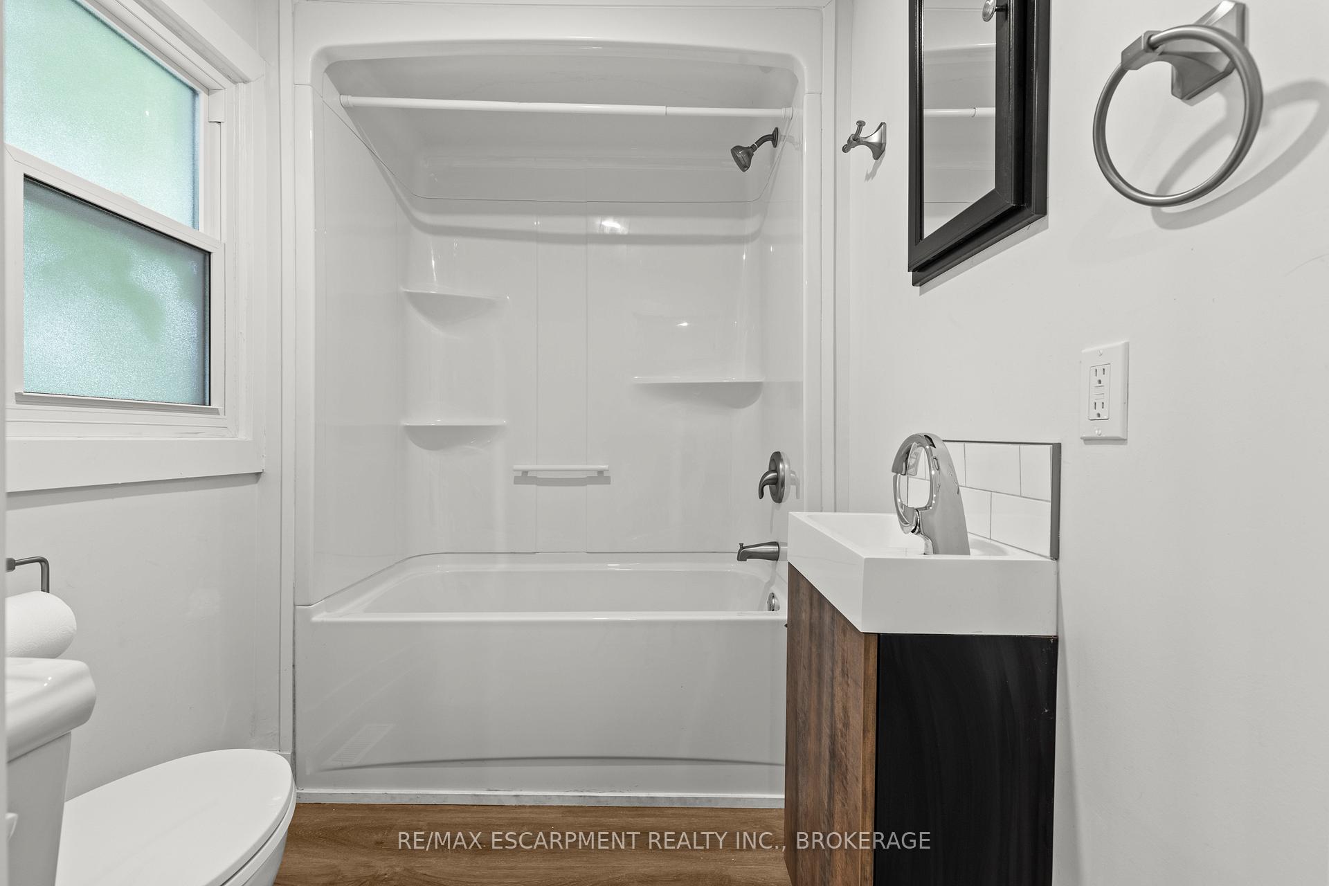 Photo 26 of 4250 William Street, Lincoln, Beamsville — HOMEH
