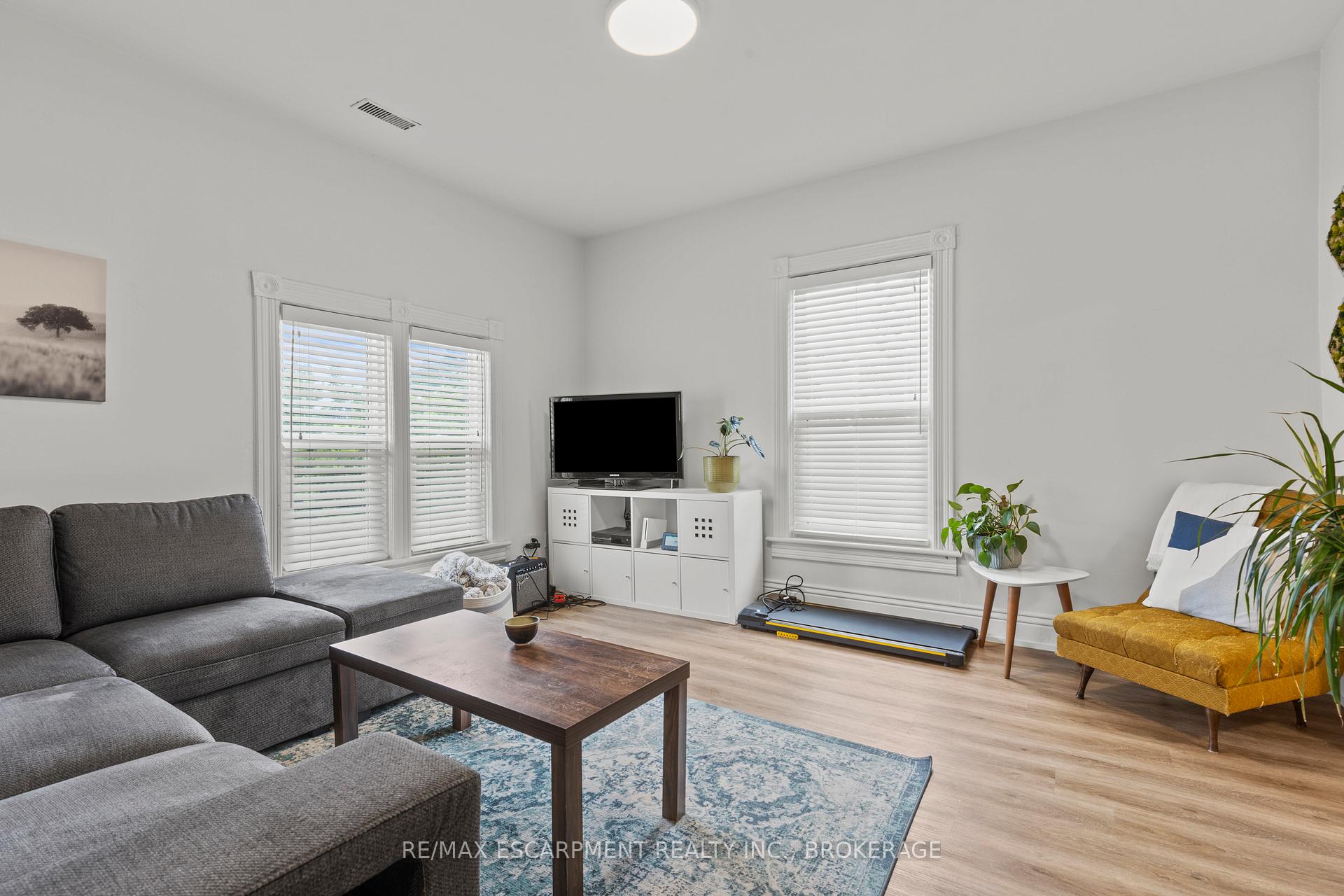 Photo 30 of 4250 William Street, Lincoln, Beamsville — HOMEH