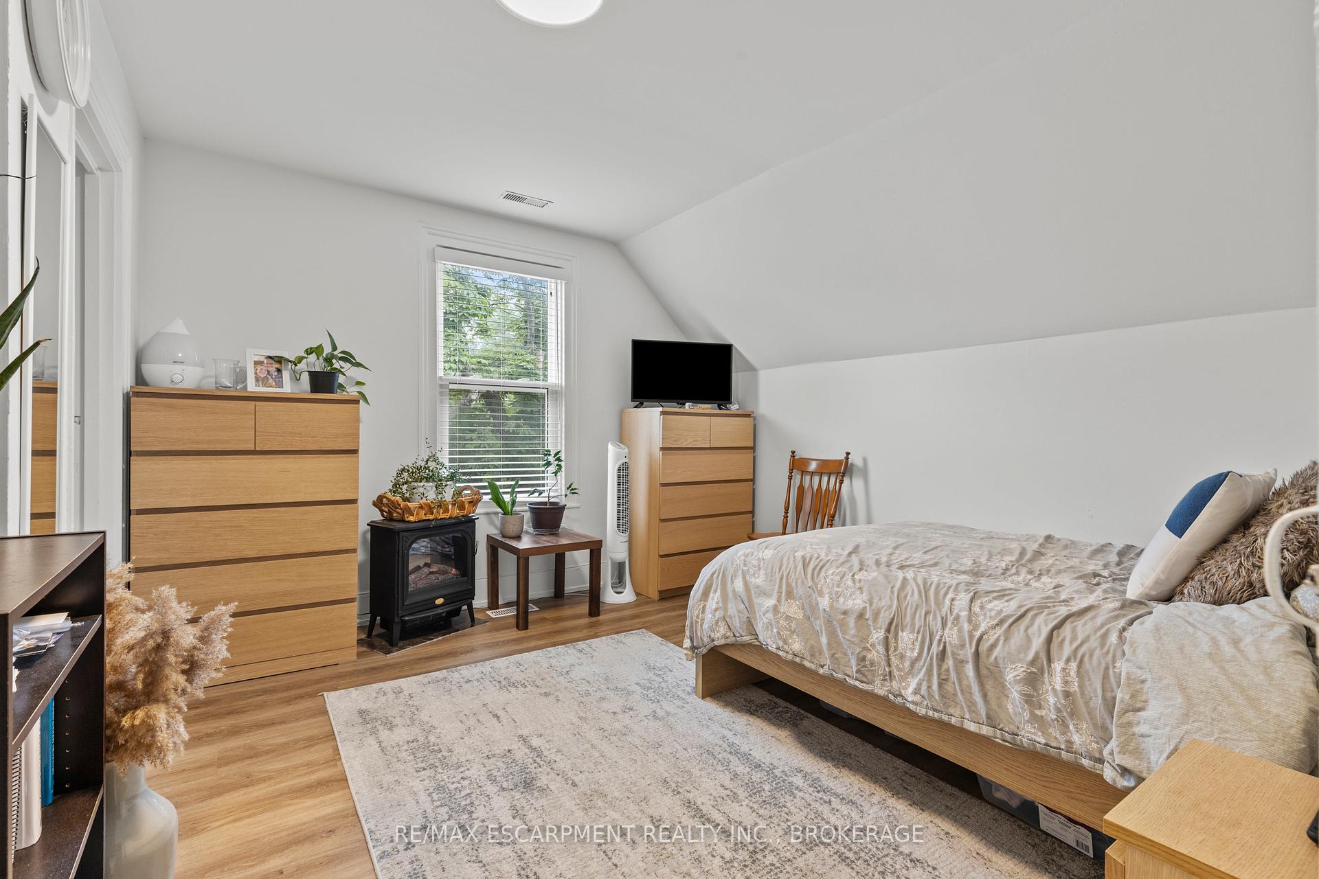 Photo 34 of 4250 William Street, Lincoln, Beamsville — HOMEH