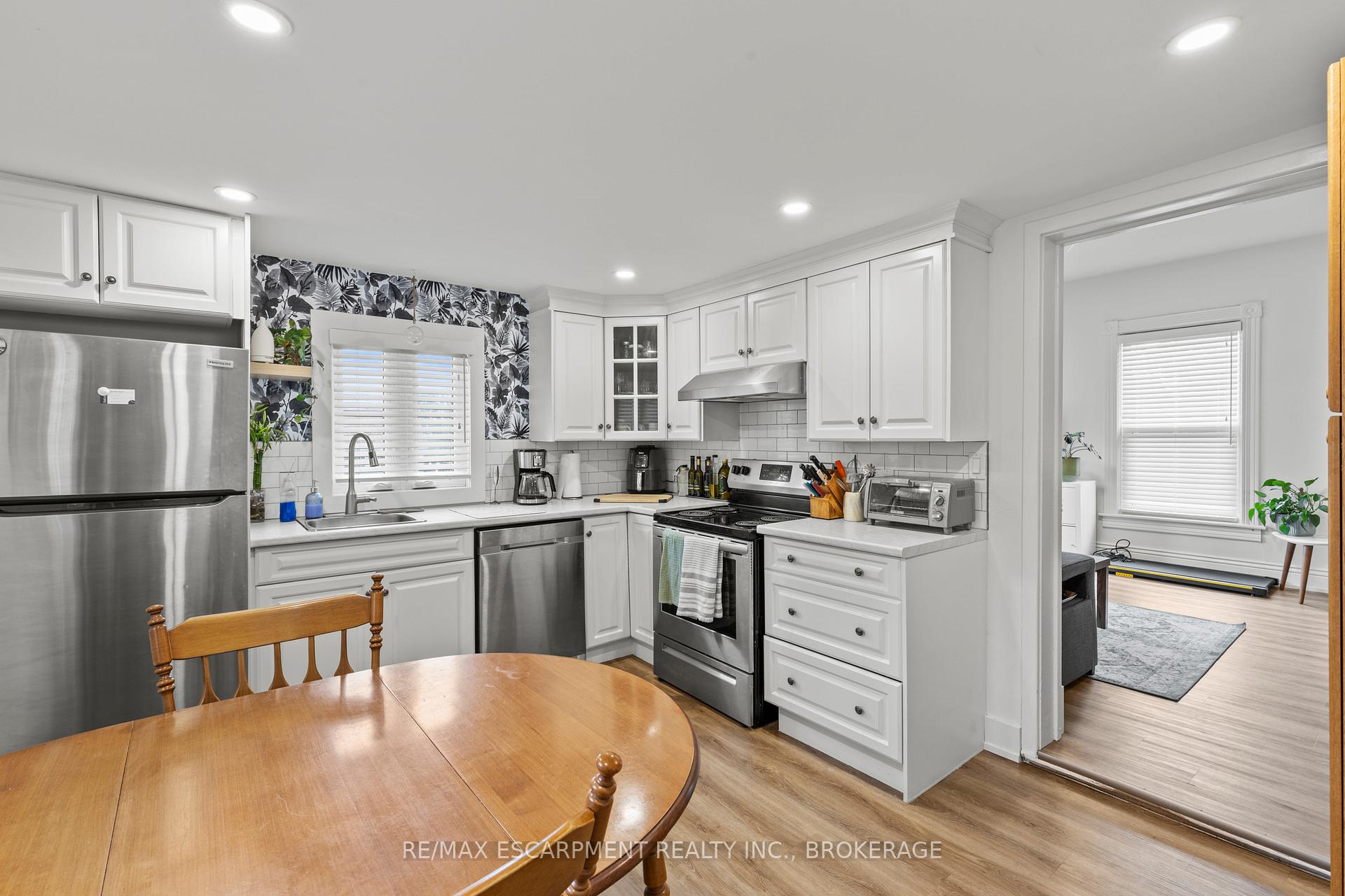 Photo 38 of 4250 William Street, Lincoln, Beamsville — HOMEH