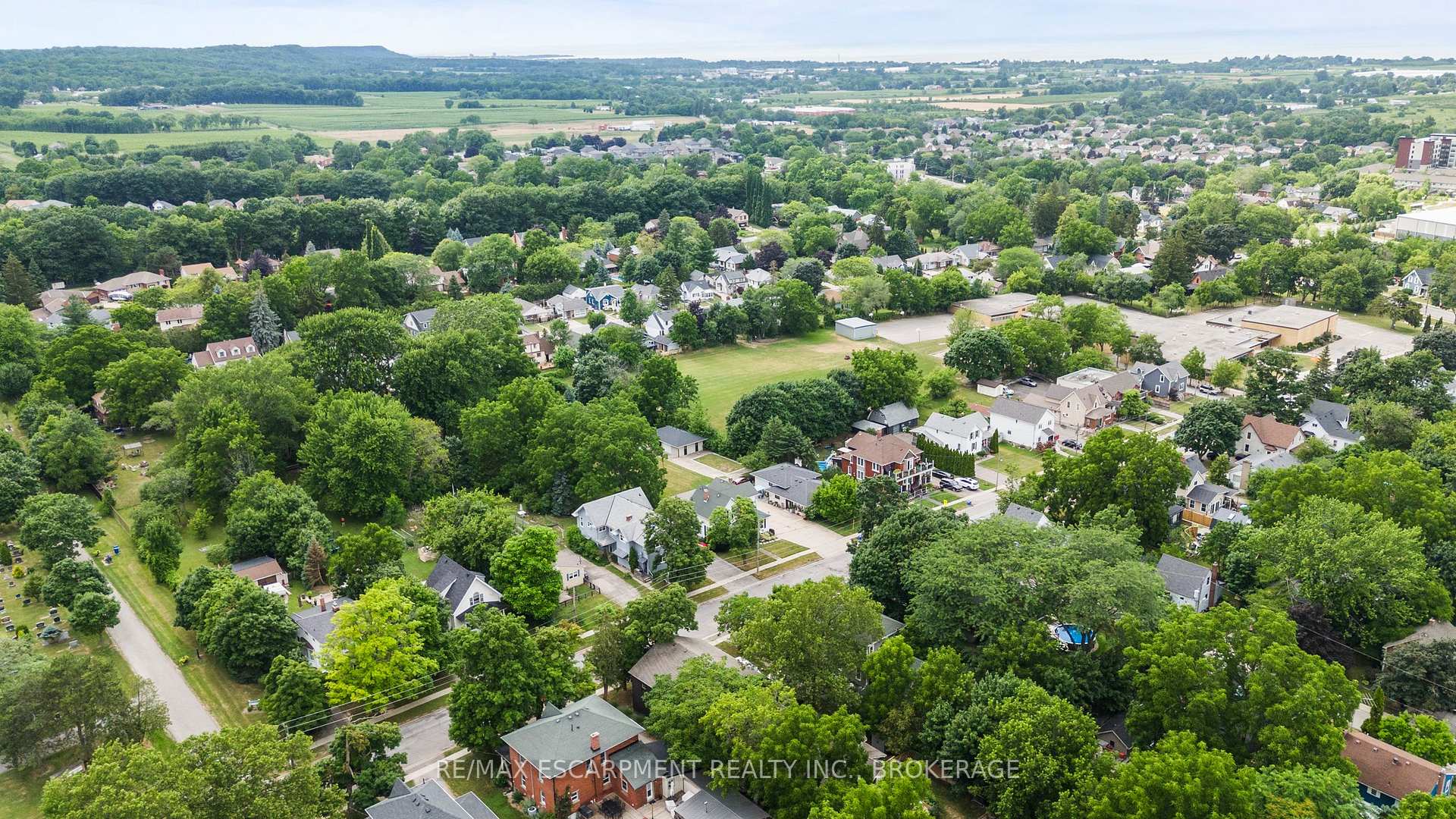 Photo 45 of 4250 William Street, Lincoln, Beamsville — HOMEH