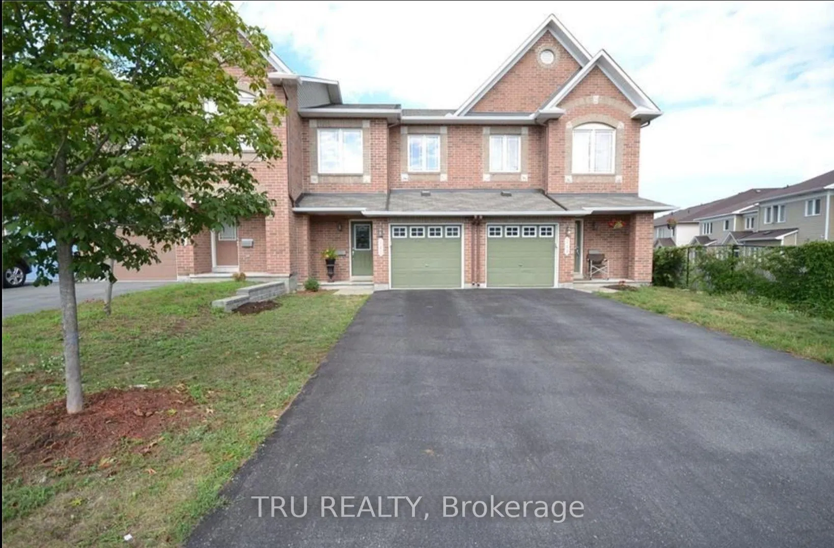 Front of 247 Hunterbrook Street