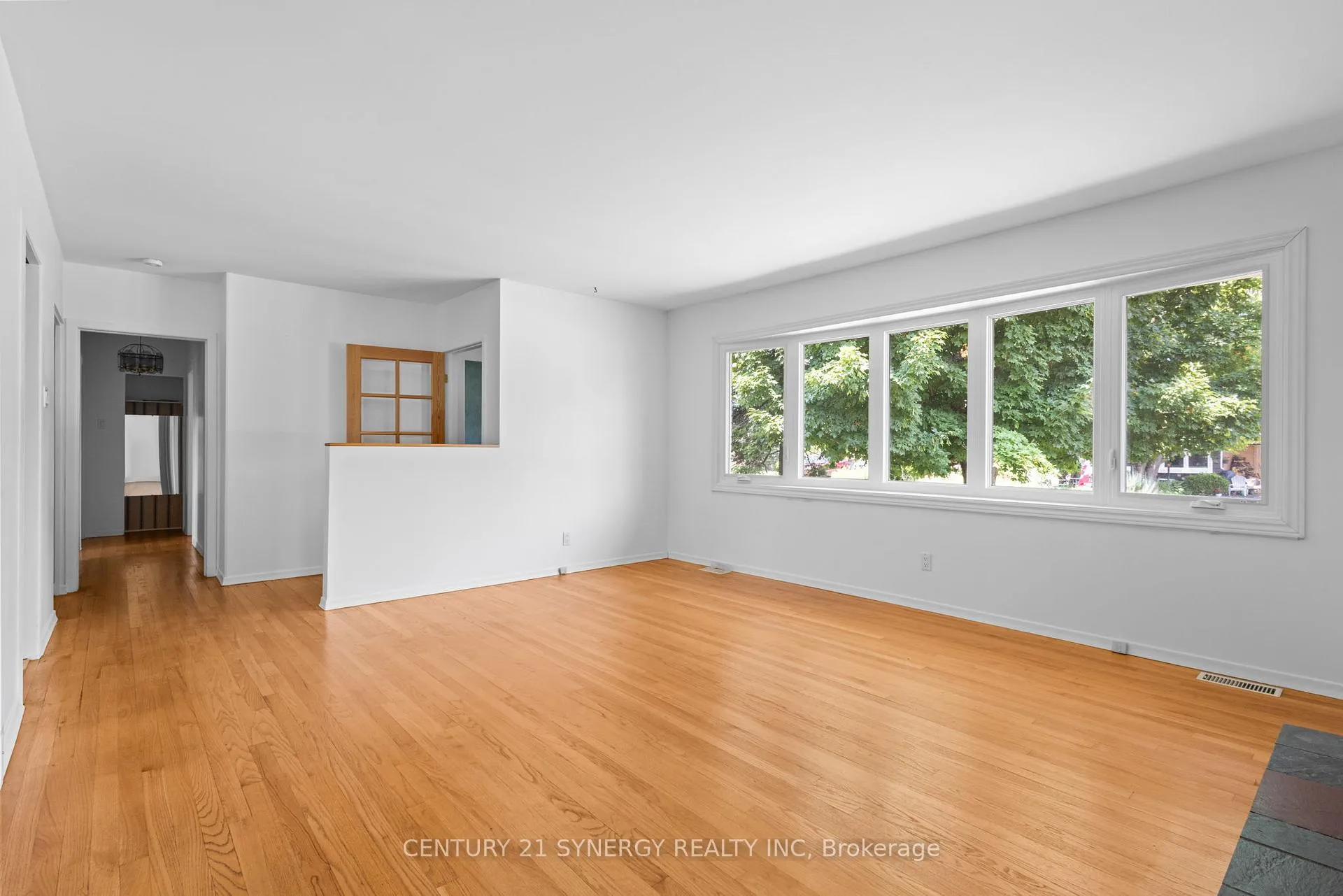 Photo 6 of 20 Parkside Crescent, Ottawa, Meadowlands/Crestview — HOMEH