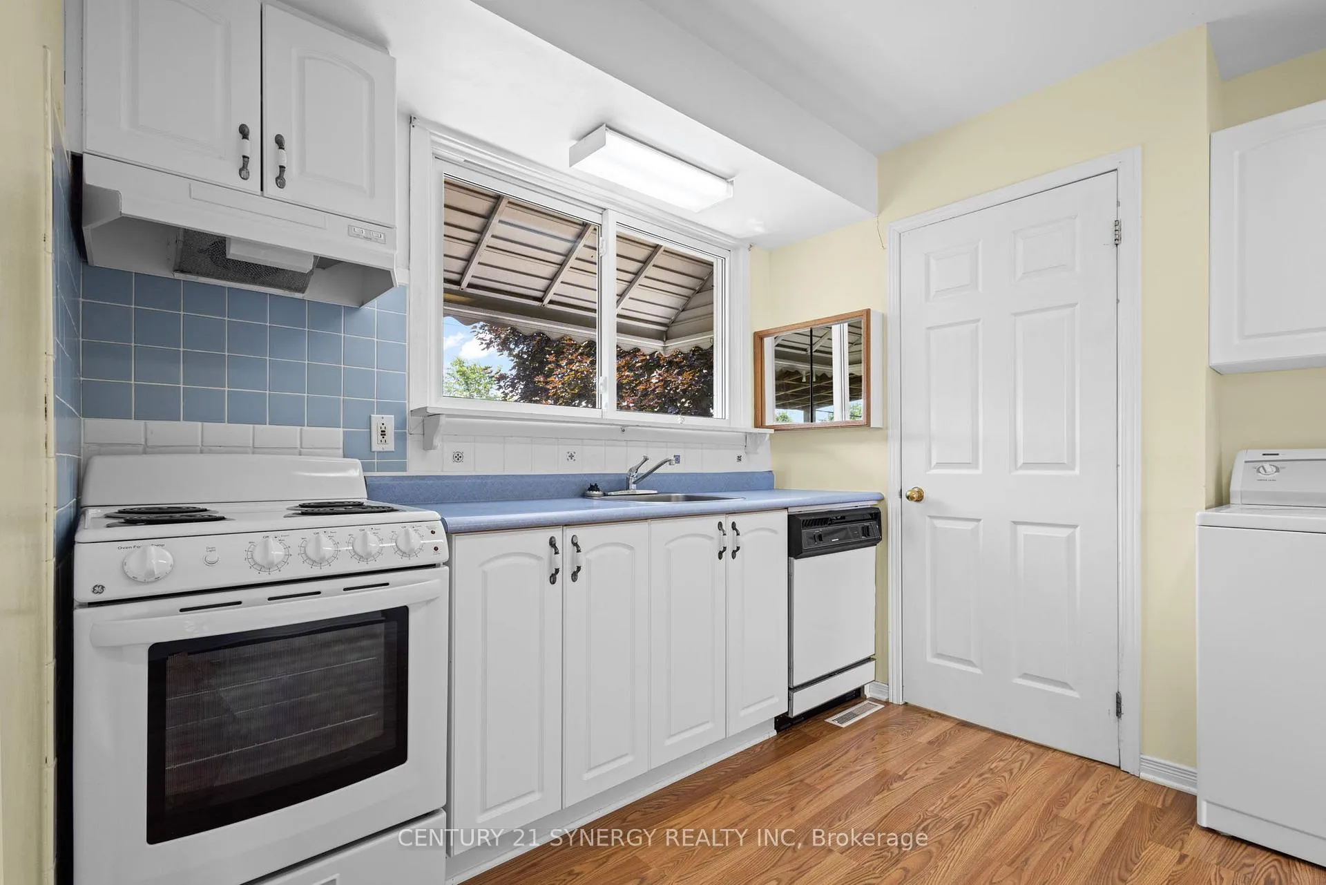 Photo 13 of 20 Parkside Crescent, Ottawa, Meadowlands/Crestview — HOMEH