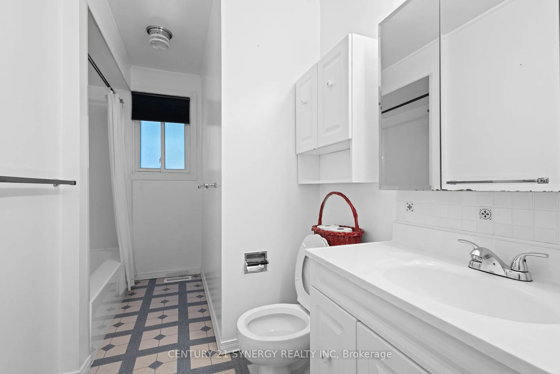 Photo 22 of 20 Parkside Crescent, Ottawa, Meadowlands/Crestview — HOMEH