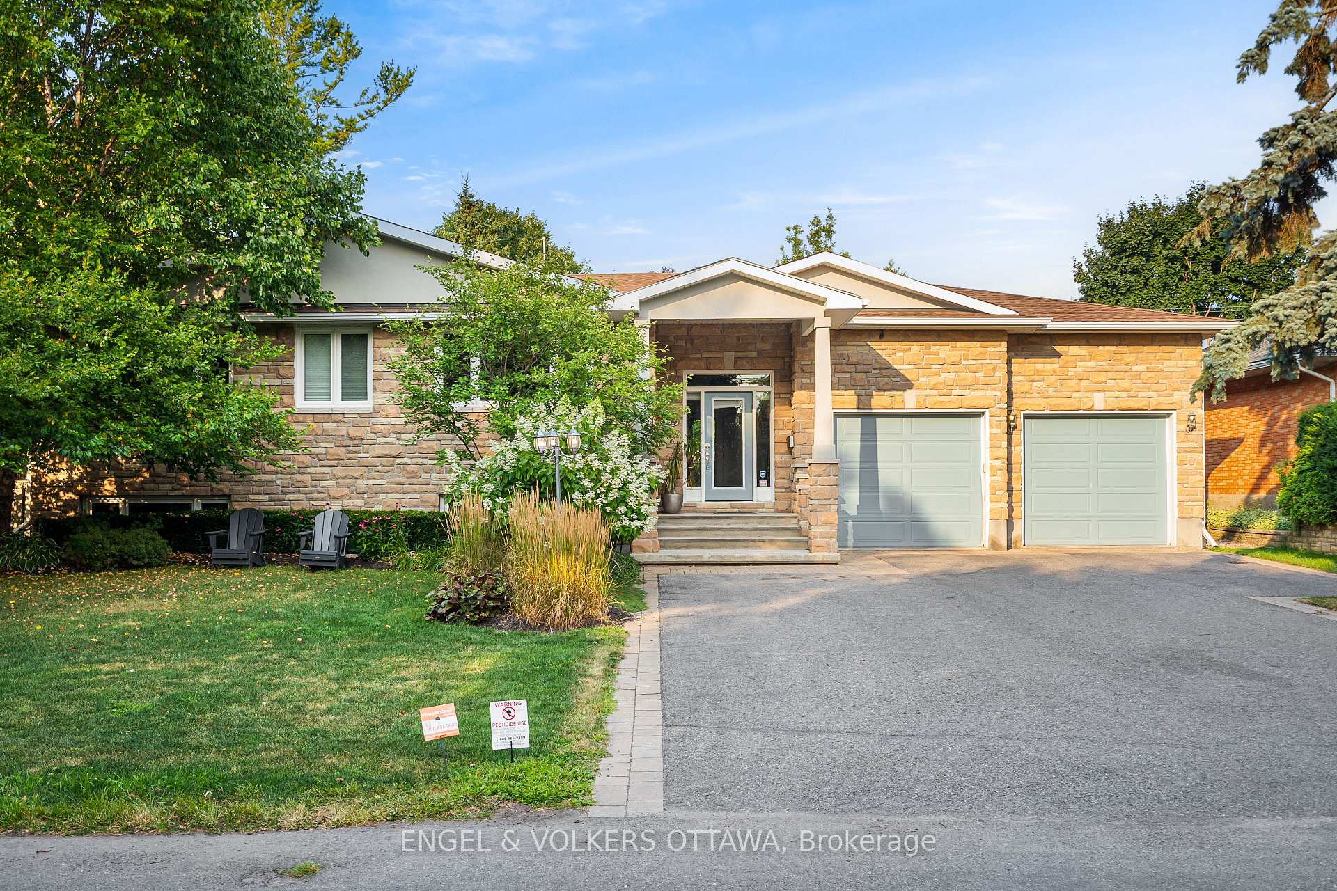 Photo 2 of 951 Hare Avenue, Ottawa, McKellar Heights/Glabar Park — HOMEH
