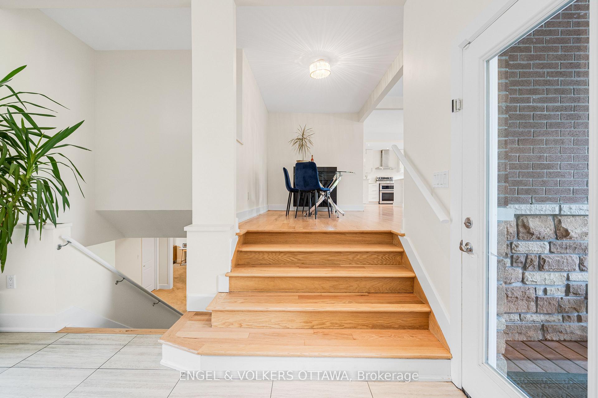 Photo 6 of 951 Hare Avenue, Ottawa, McKellar Heights/Glabar Park — HOMEH