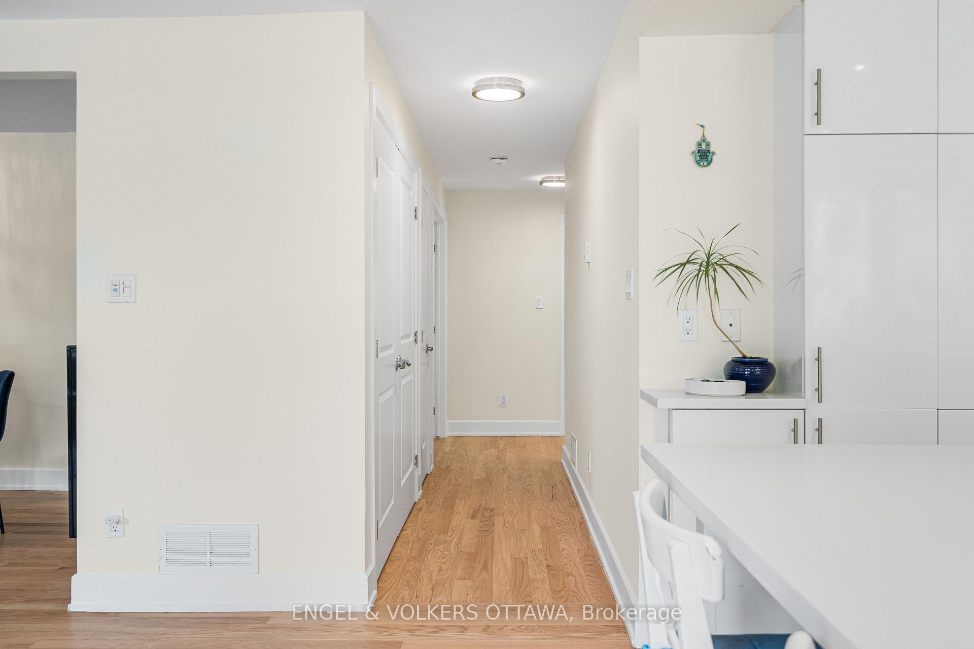 Photo 12 of 951 Hare Avenue, Ottawa, McKellar Heights/Glabar Park — HOMEH