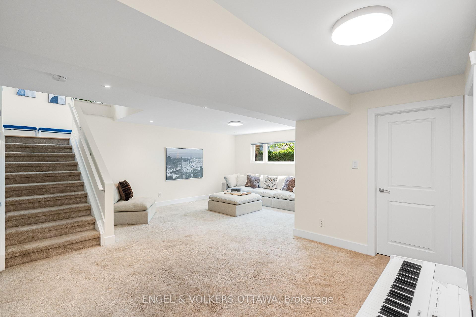 Photo 24 of 951 Hare Avenue, Ottawa, McKellar Heights/Glabar Park — HOMEH