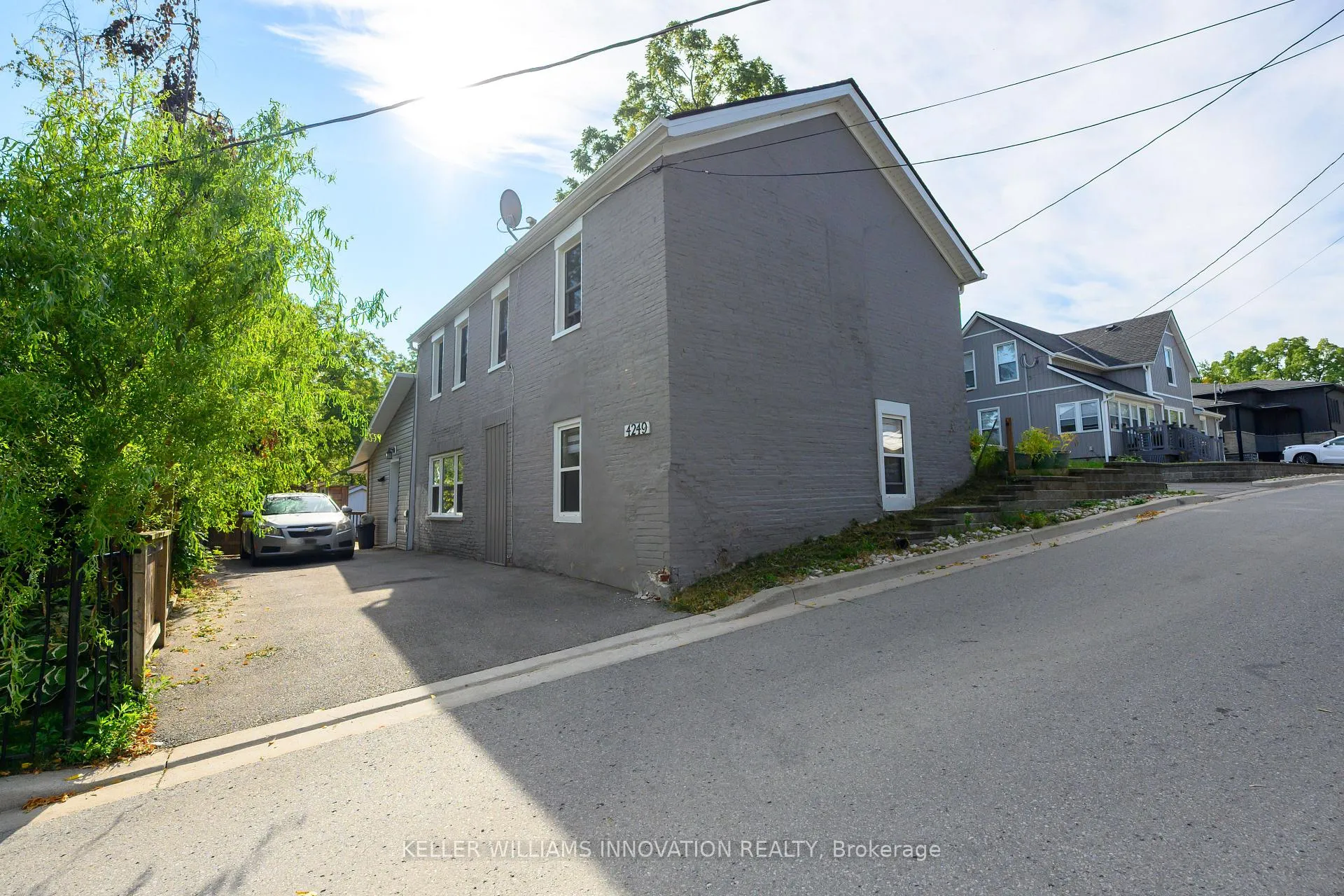 Photo 1 of 4249 Academy Street, Lincoln, Beamsville — HOMEH