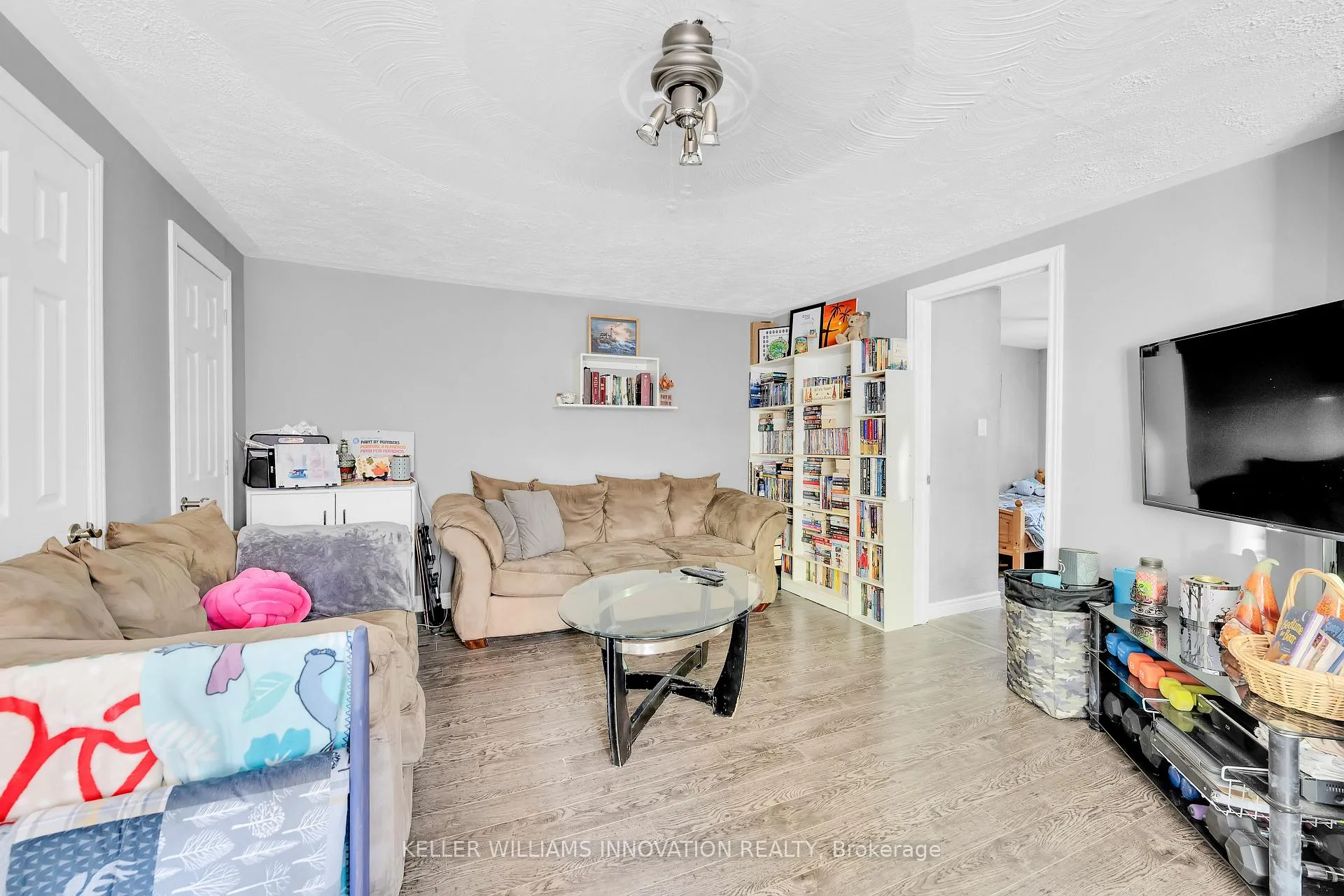 Photo 6 of 4249 Academy Street, Lincoln, Beamsville — HOMEH