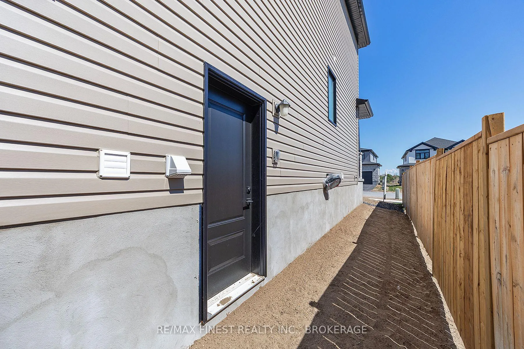 Photo 8 of 1315 Turnbull Way, Kingston, City Northwest — HOMEH