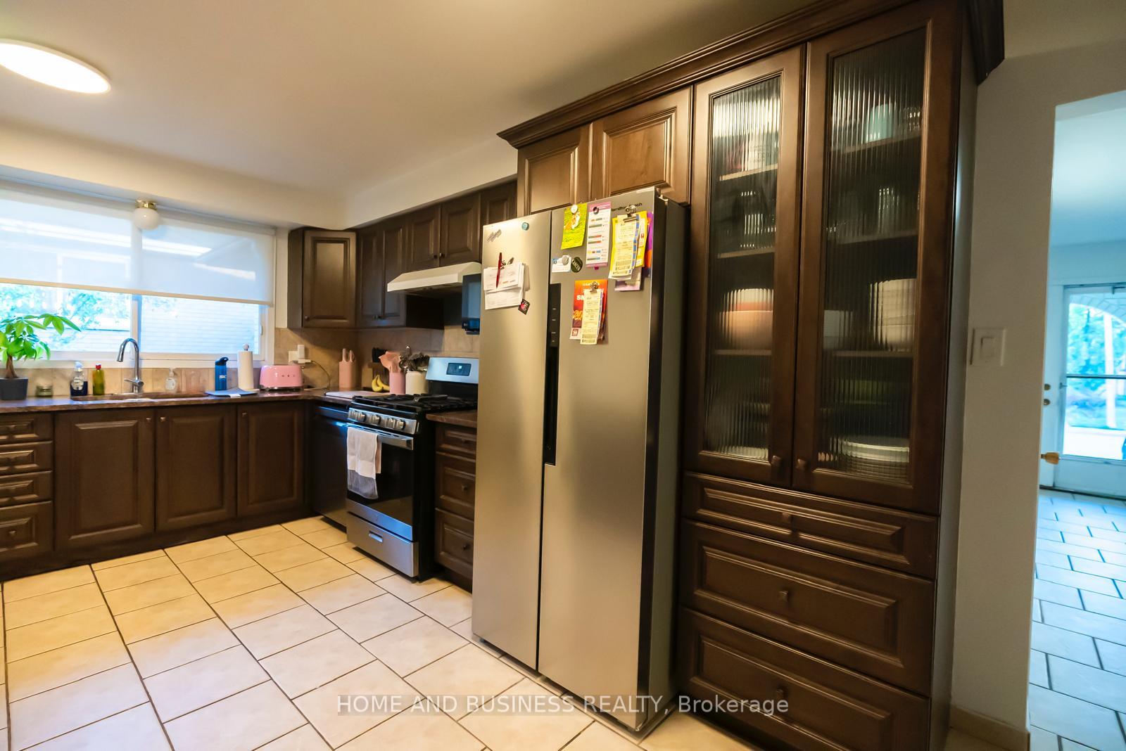 Photo 8 of 60 Neil Avenue, Hamilton, Stoney Creek — HOMEH
