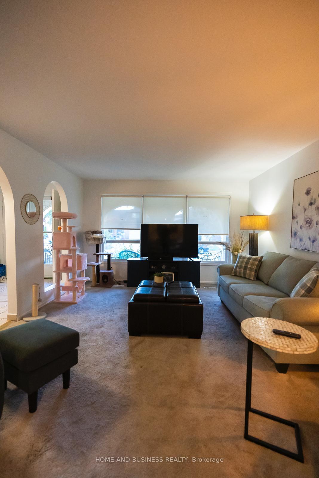 Photo 14 of 60 Neil Avenue, Hamilton, Stoney Creek — HOMEH