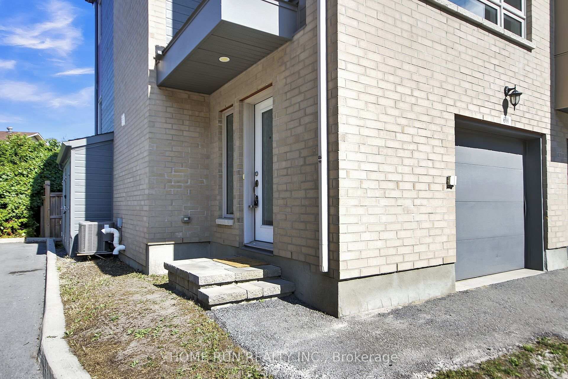 Photo 2 of 600 Terravita Private, Ottawa, Windsor Park Village — HOMEH