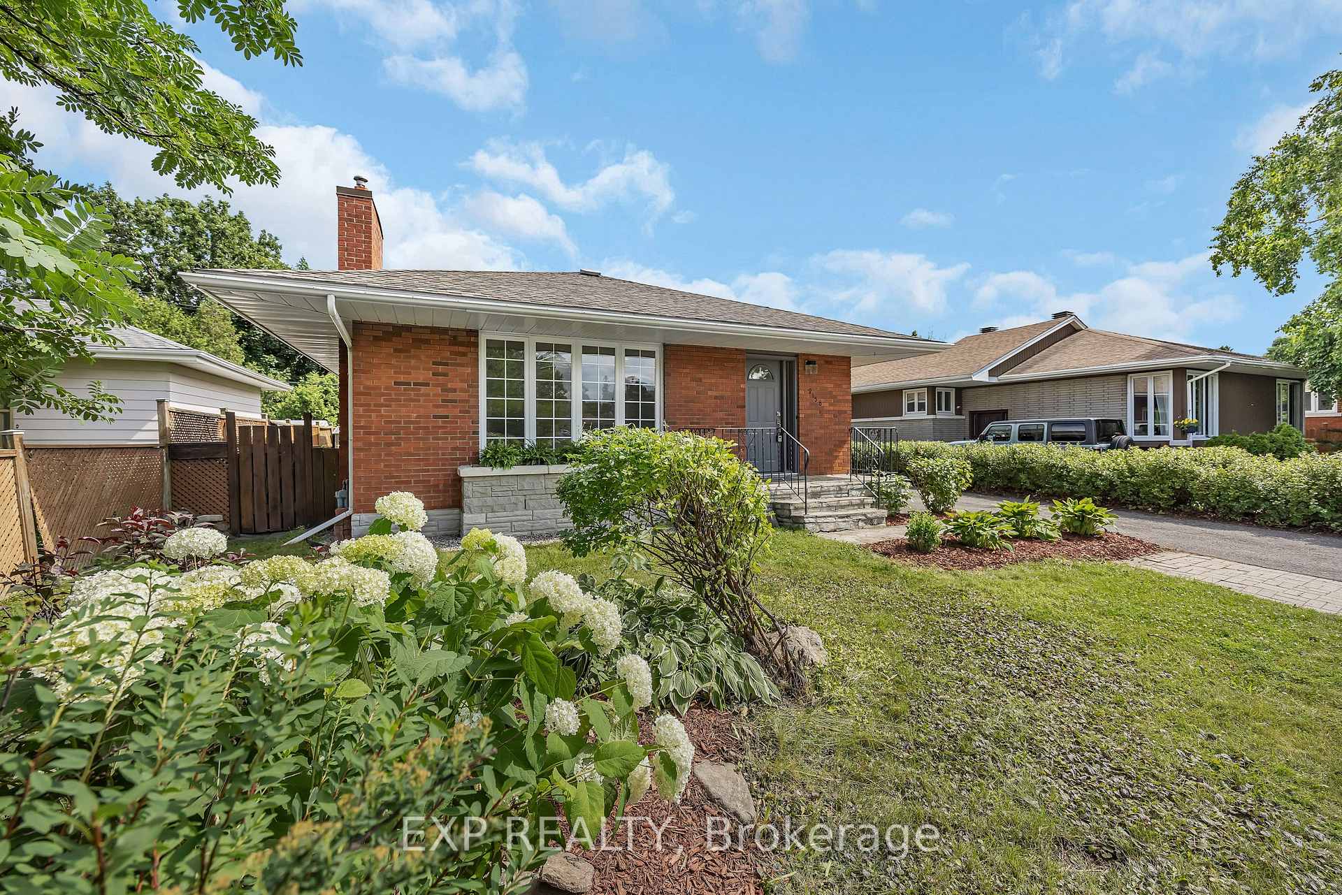 Photo 4 of 2158 Westbourne Avenue, Ottawa, McKellar Heights/Glabar Park — HOMEH