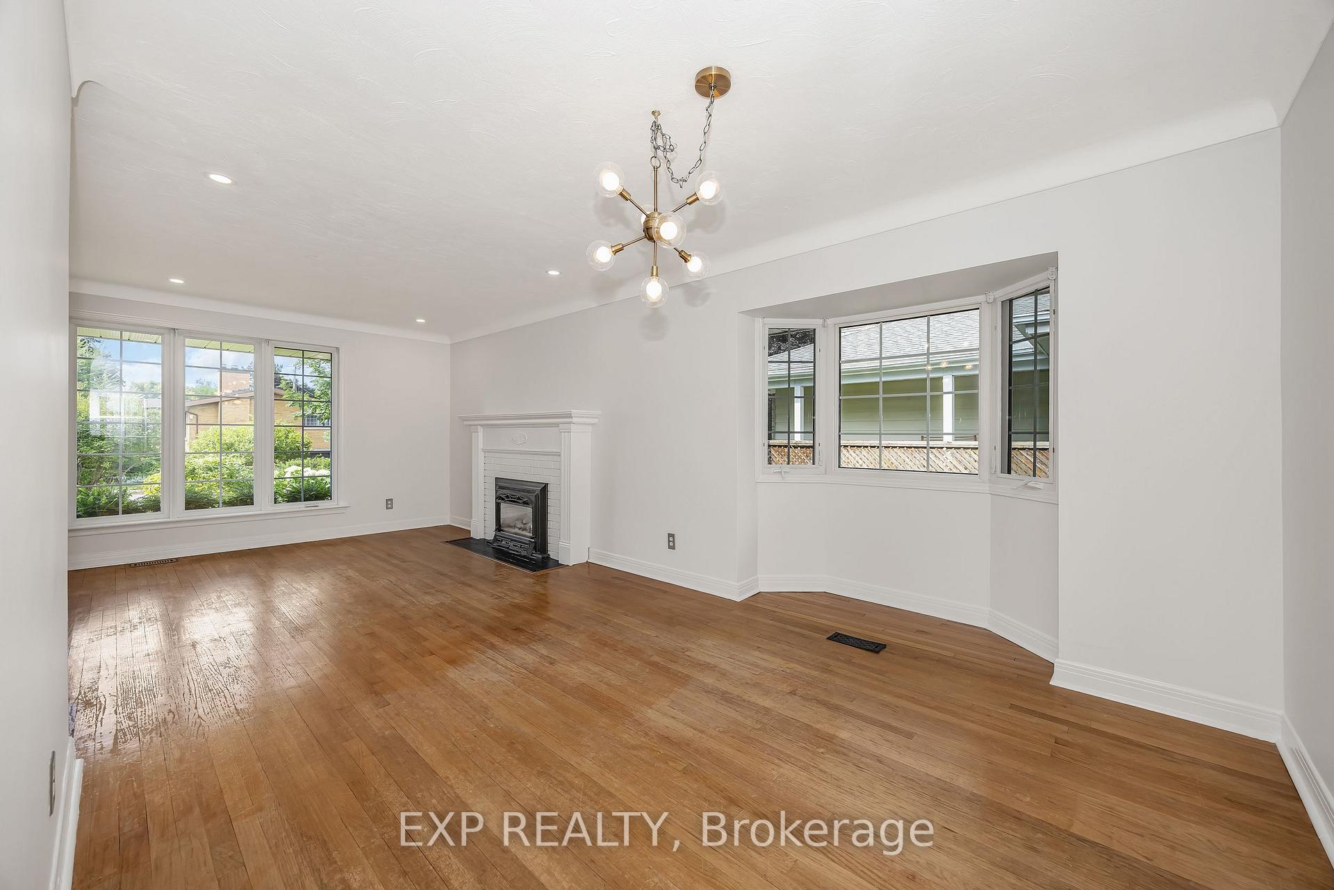 Photo 10 of 2158 Westbourne Avenue, Ottawa, McKellar Heights/Glabar Park — HOMEH