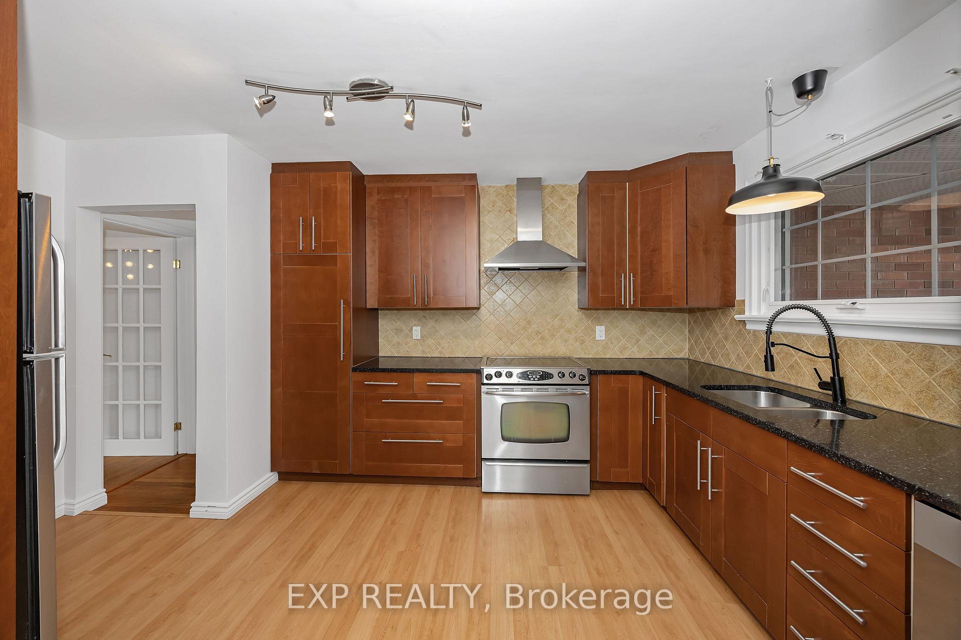 Photo 12 of 2158 Westbourne Avenue, Ottawa, McKellar Heights/Glabar Park — HOMEH