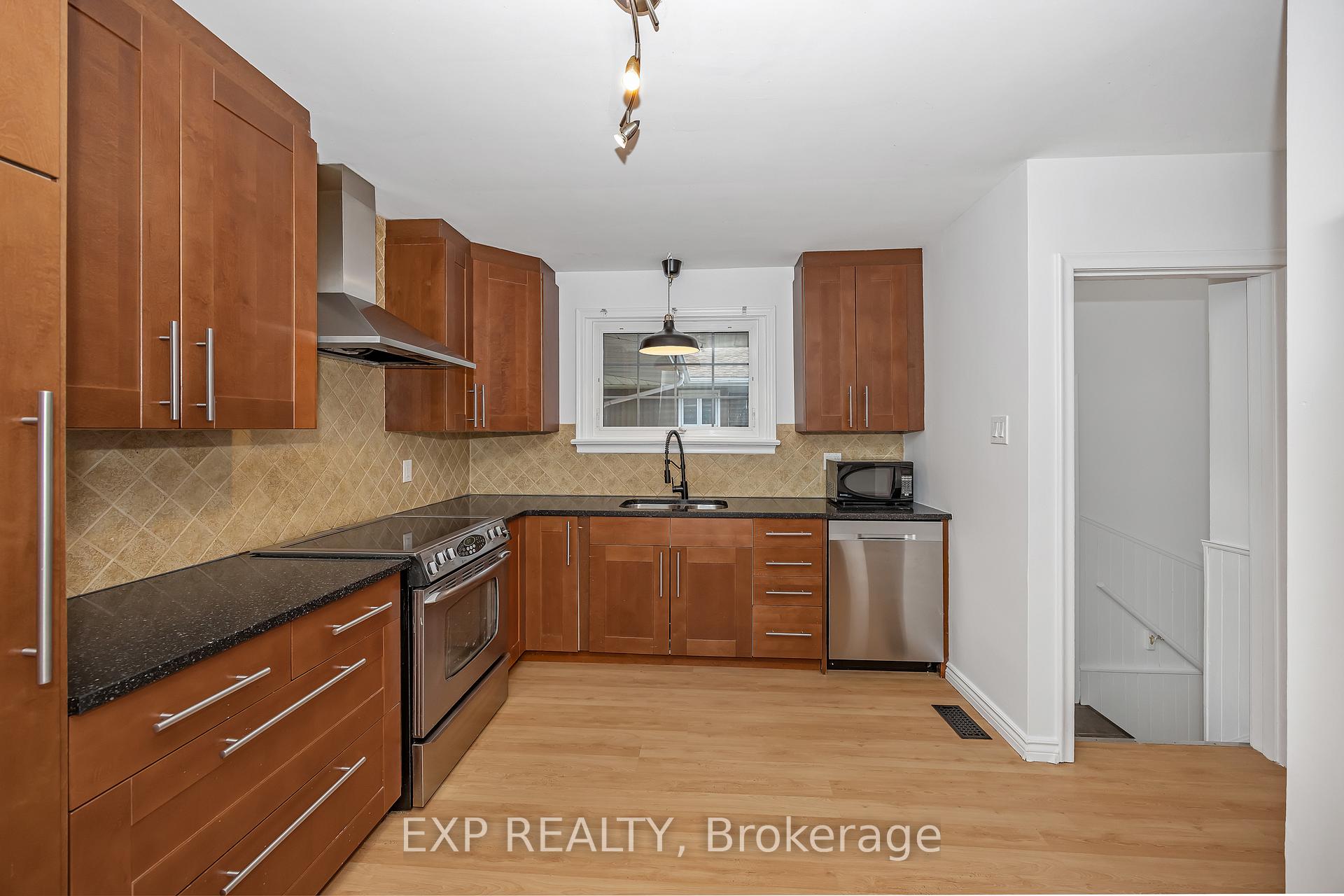 Photo 13 of 2158 Westbourne Avenue, Ottawa, McKellar Heights/Glabar Park — HOMEH