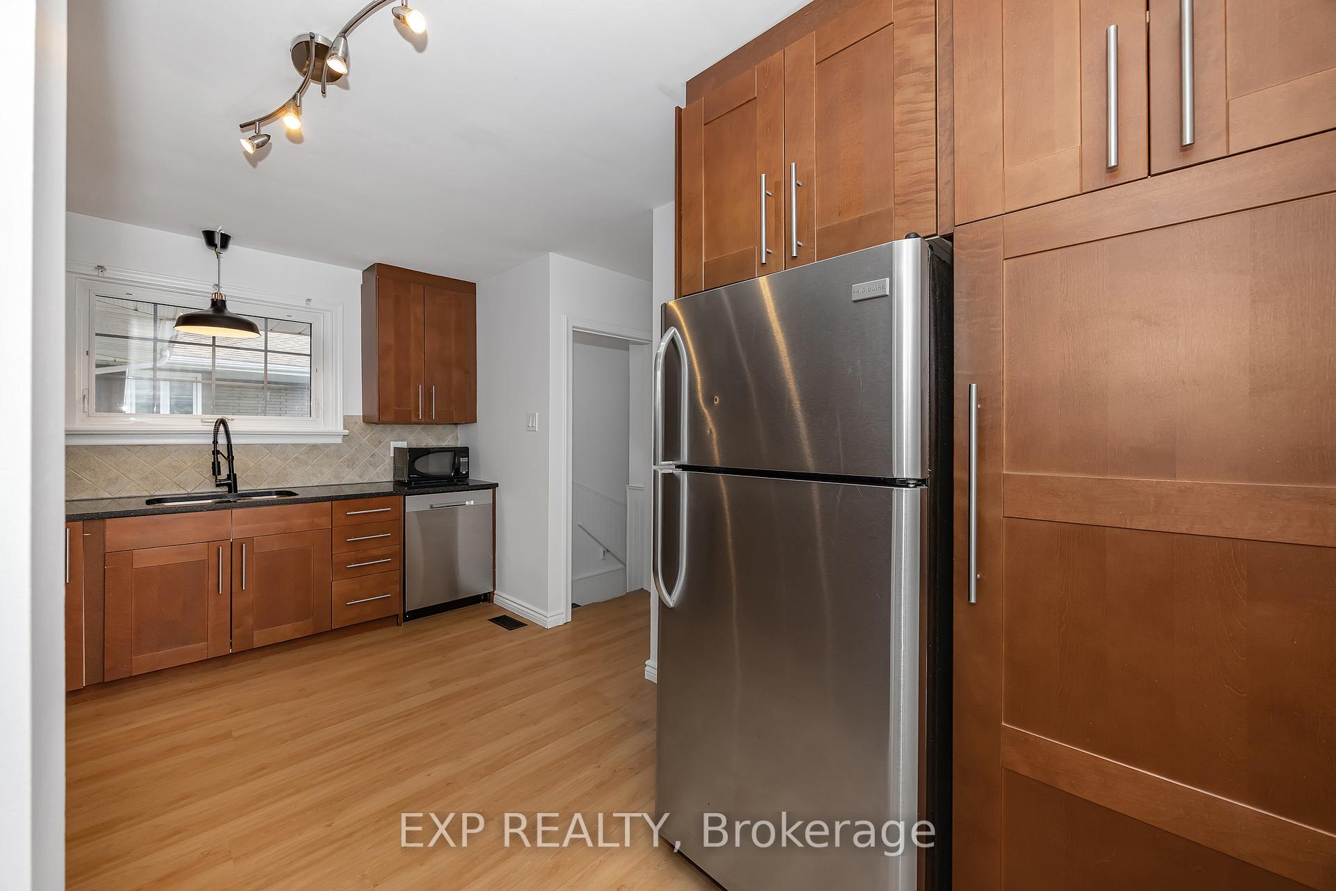 Photo 15 of 2158 Westbourne Avenue, Ottawa, McKellar Heights/Glabar Park — HOMEH
