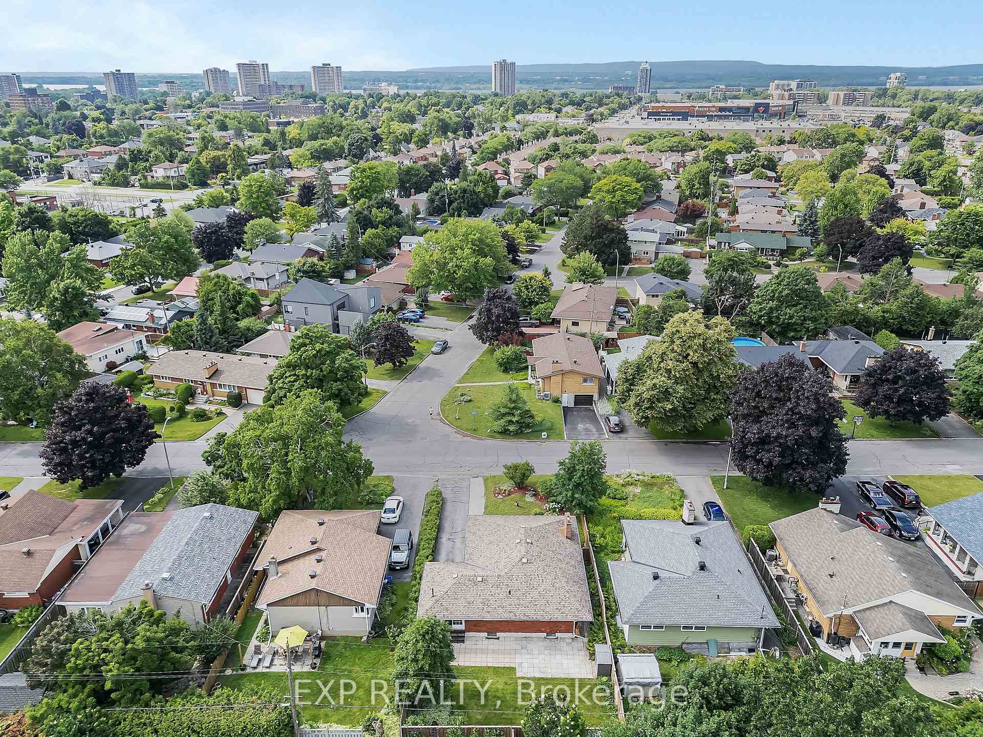 Photo 46 of 2158 Westbourne Avenue, Ottawa, McKellar Heights/Glabar Park — HOMEH