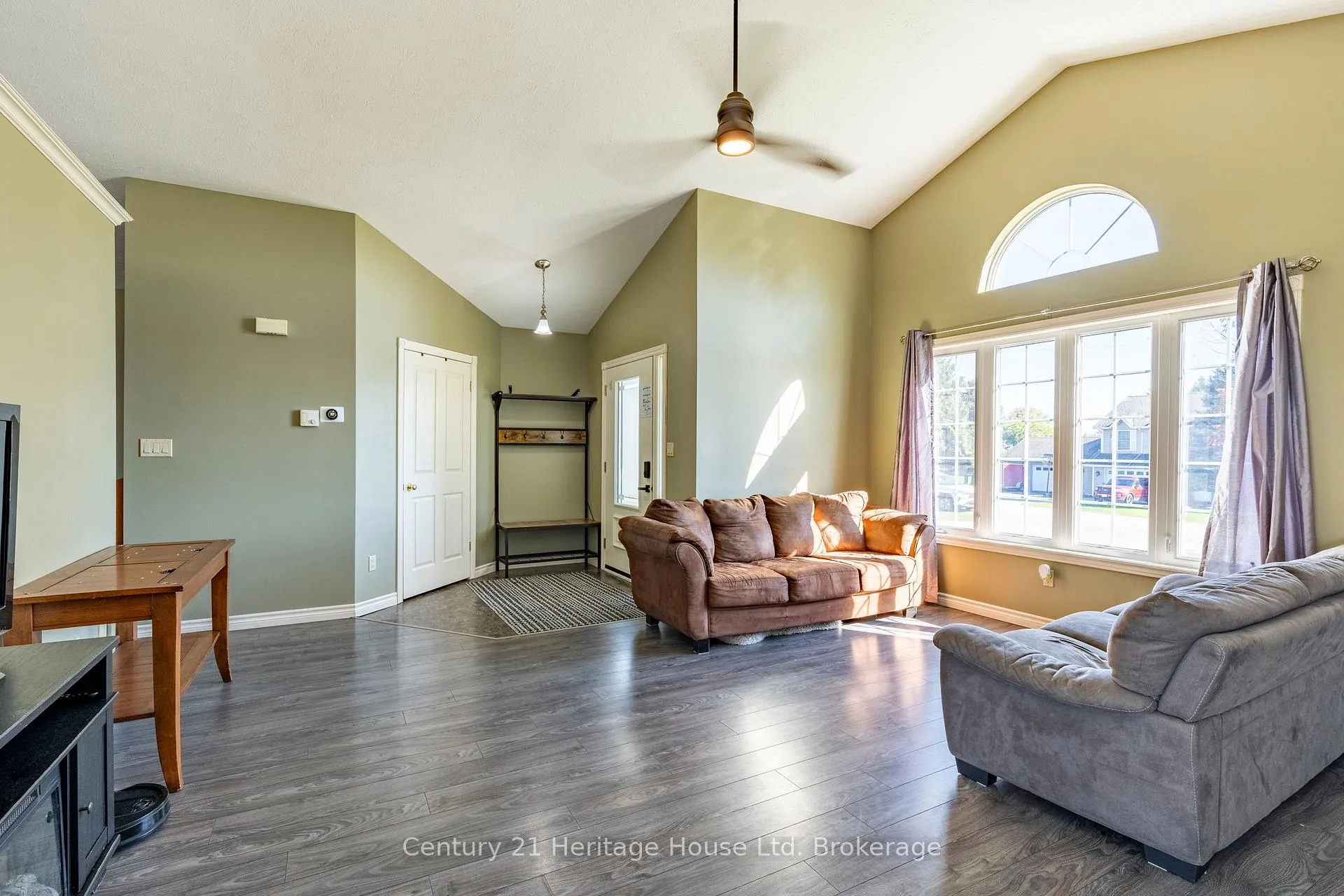 Photo 8 of 1093 Walker Street, Howick — HOMEH