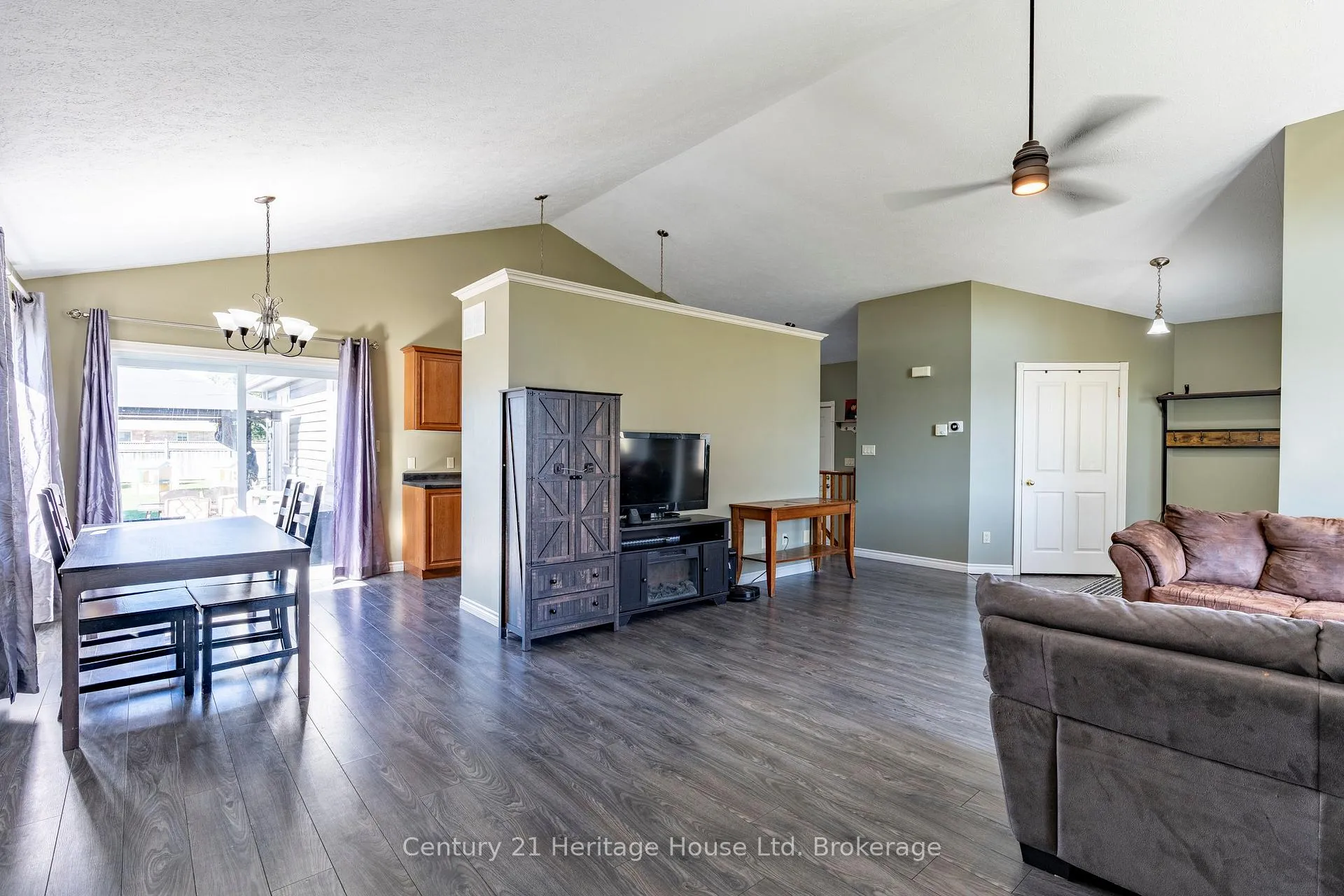 Photo 11 of 1093 Walker Street, Howick — HOMEH