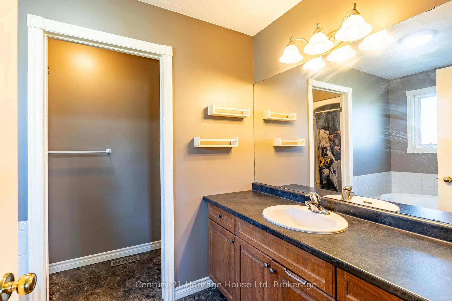 Photo 25 of 1093 Walker Street, Howick — HOMEH