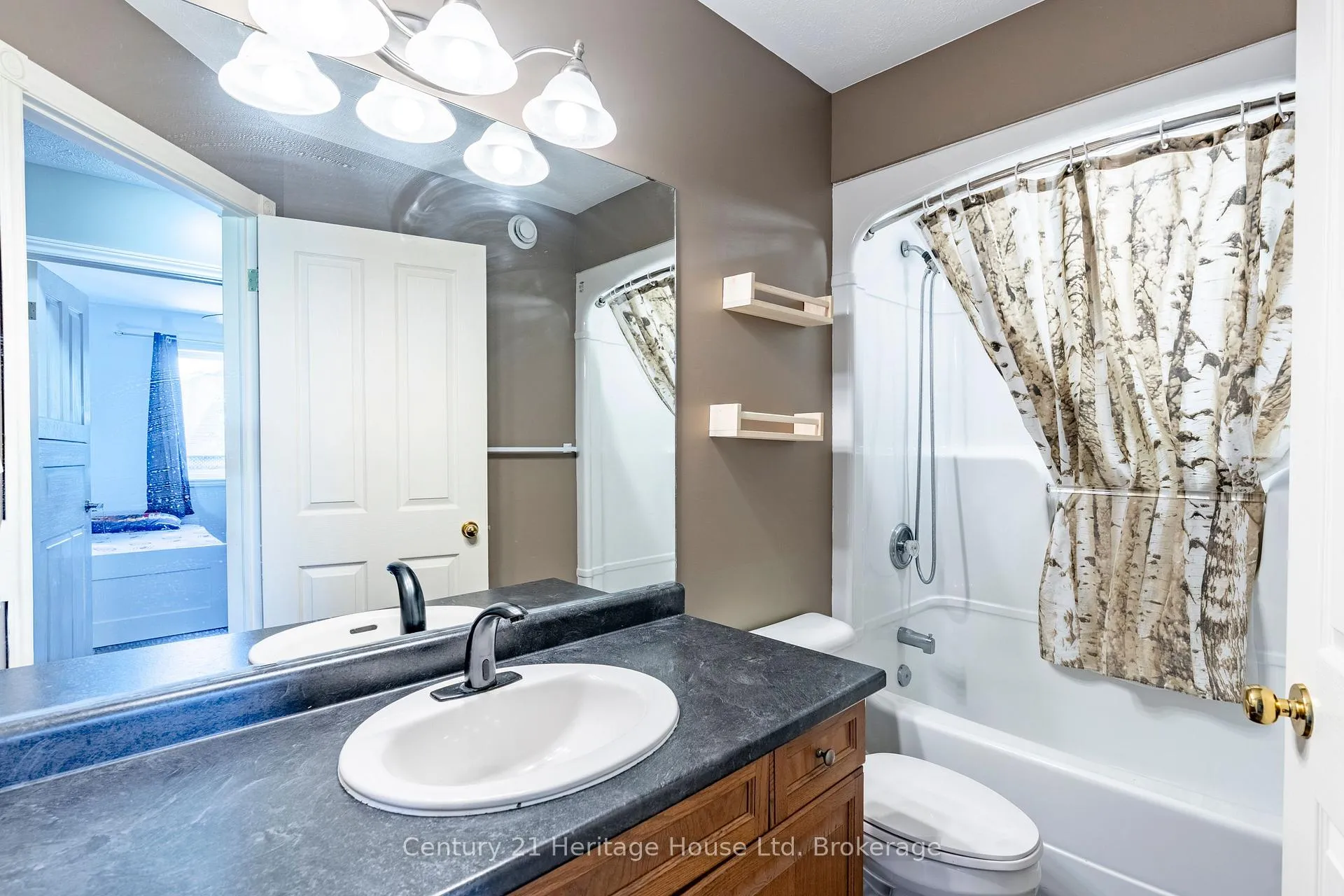 Photo 27 of 1093 Walker Street, Howick — HOMEH