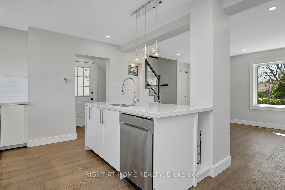 Photo 13 of 81 Canter Boulevard, Ottawa, Meadowlands/St. Claire Gardens — HOMEH
