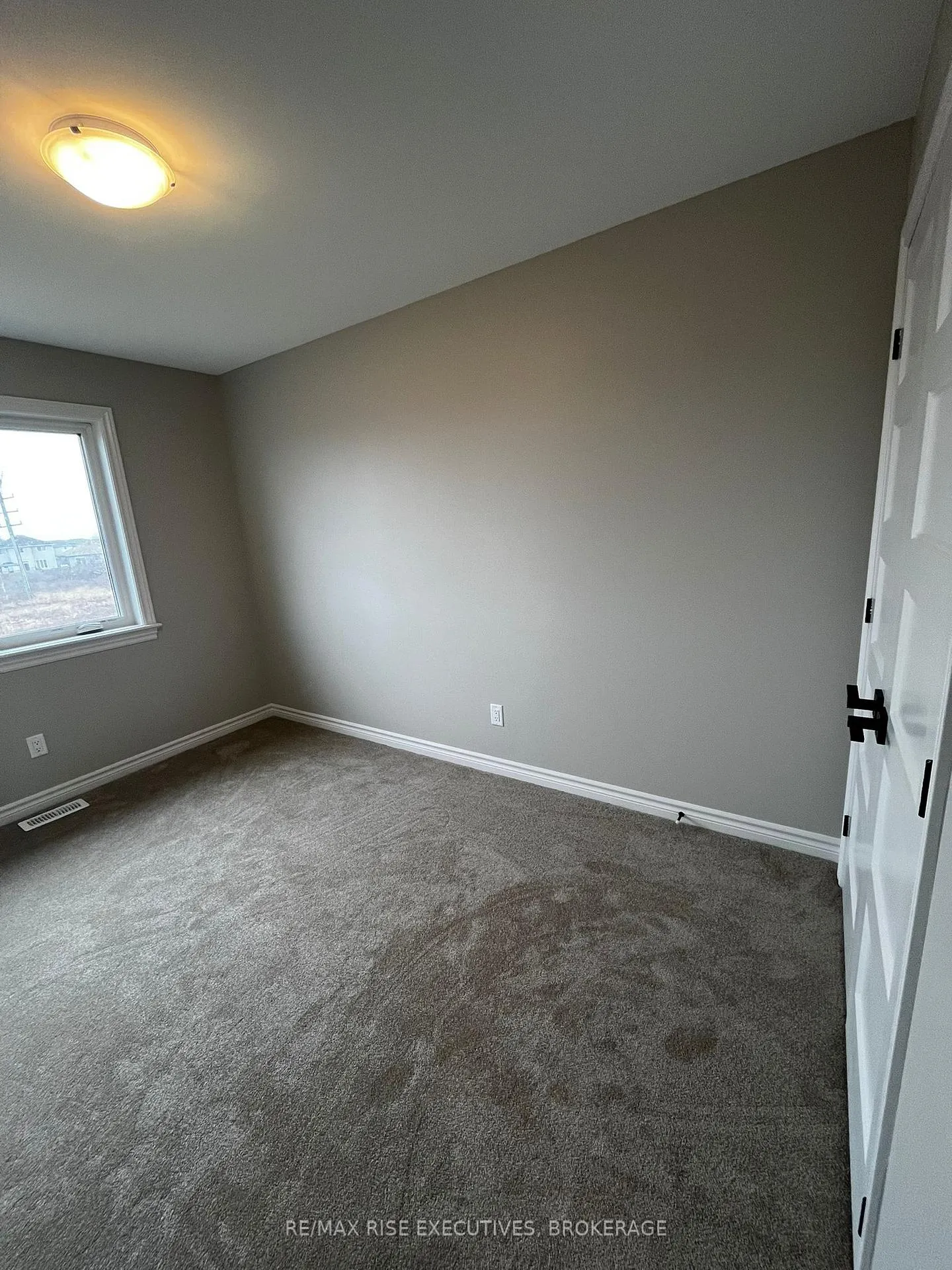 Photo 10 of 1405 Demers Avenue, Kingston, East Gardiners Rd — HOMEH