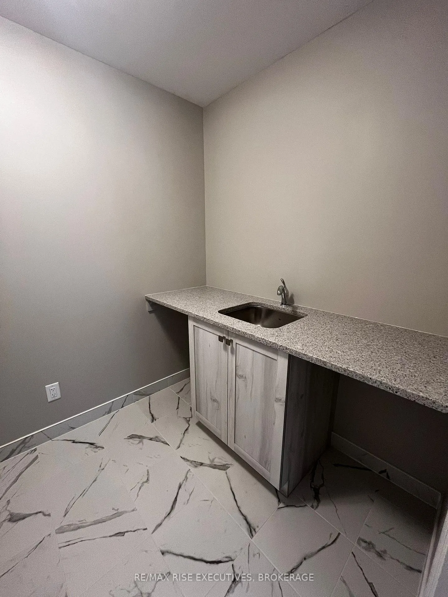 Photo 19 of 1405 Demers Avenue, Kingston, East Gardiners Rd — HOMEH