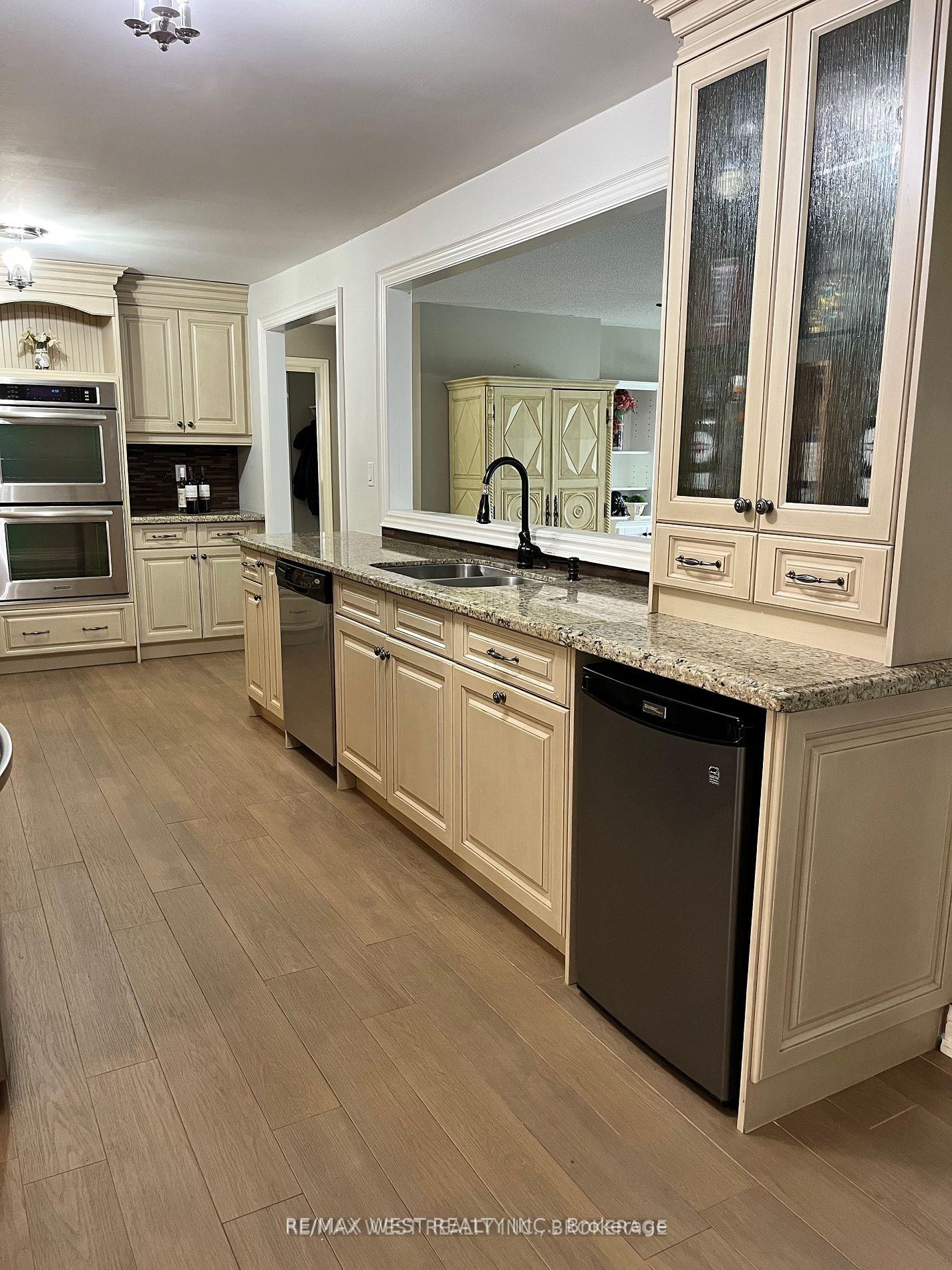 Photo 10 of 13150 Keele Street, King, King City — HOMEH