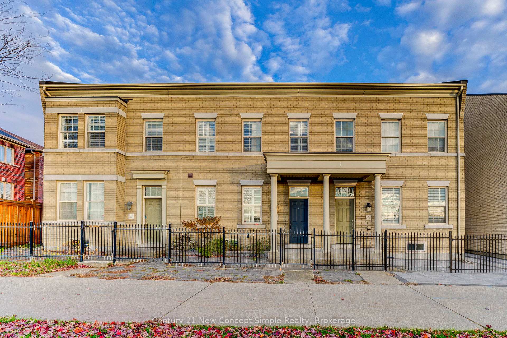 Photo 2 of 10637 Woodbine Avenue, Markham, Cathedraltown — HOMEH