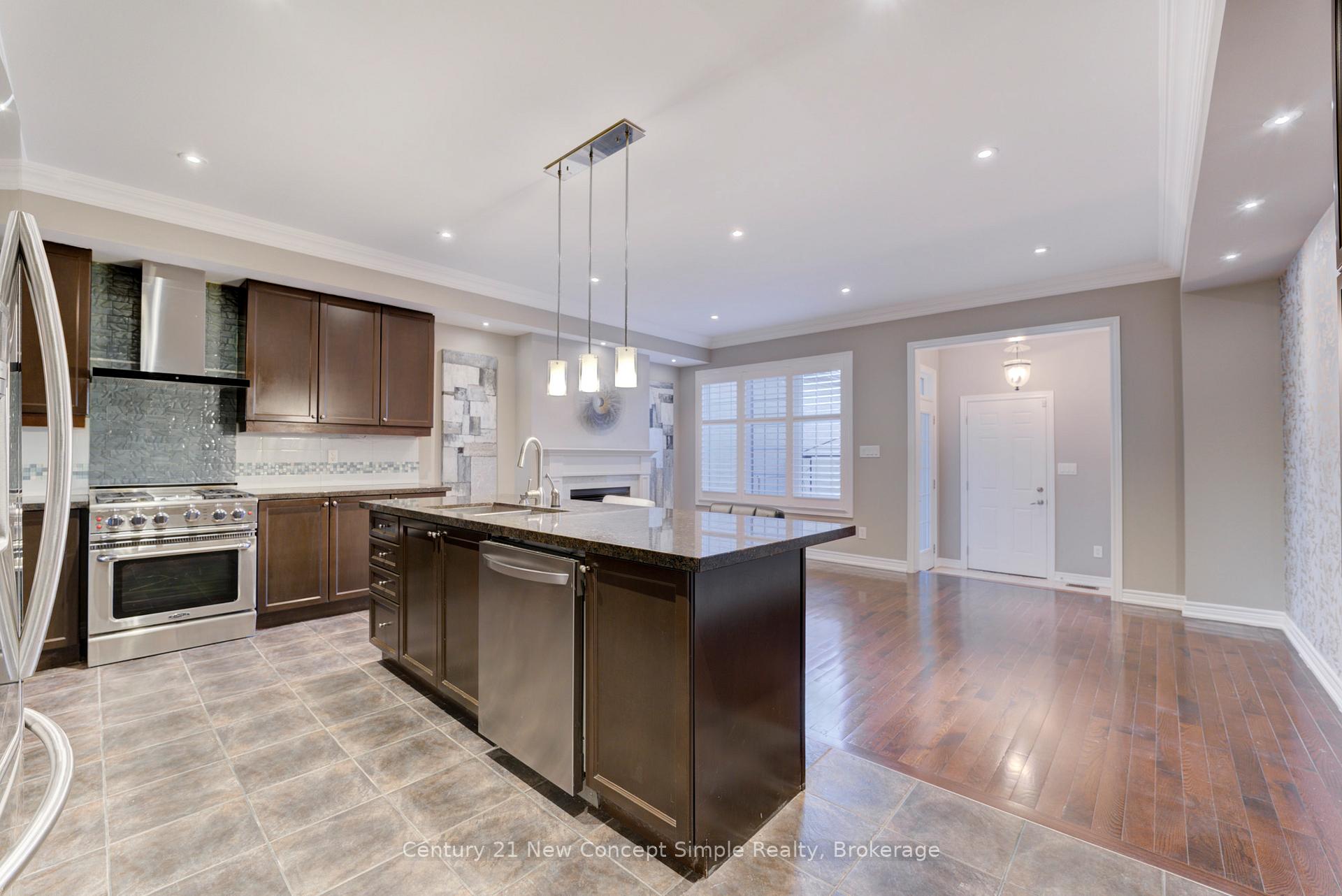 Photo 13 of 10637 Woodbine Avenue, Markham, Cathedraltown — HOMEH