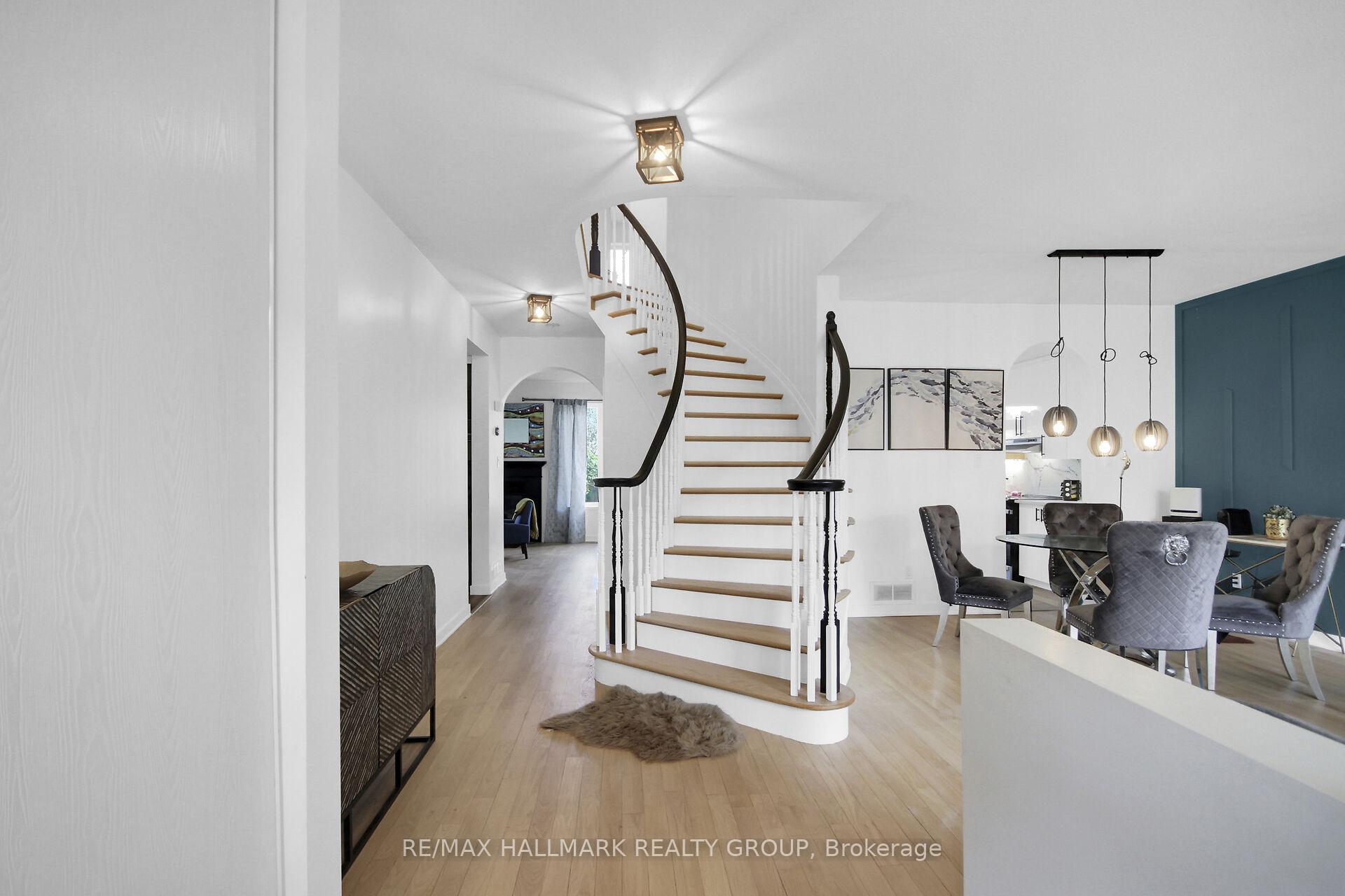 Photo 3 of 206 Annapolis Circle, Ottawa, Hunt Club — HOMEH