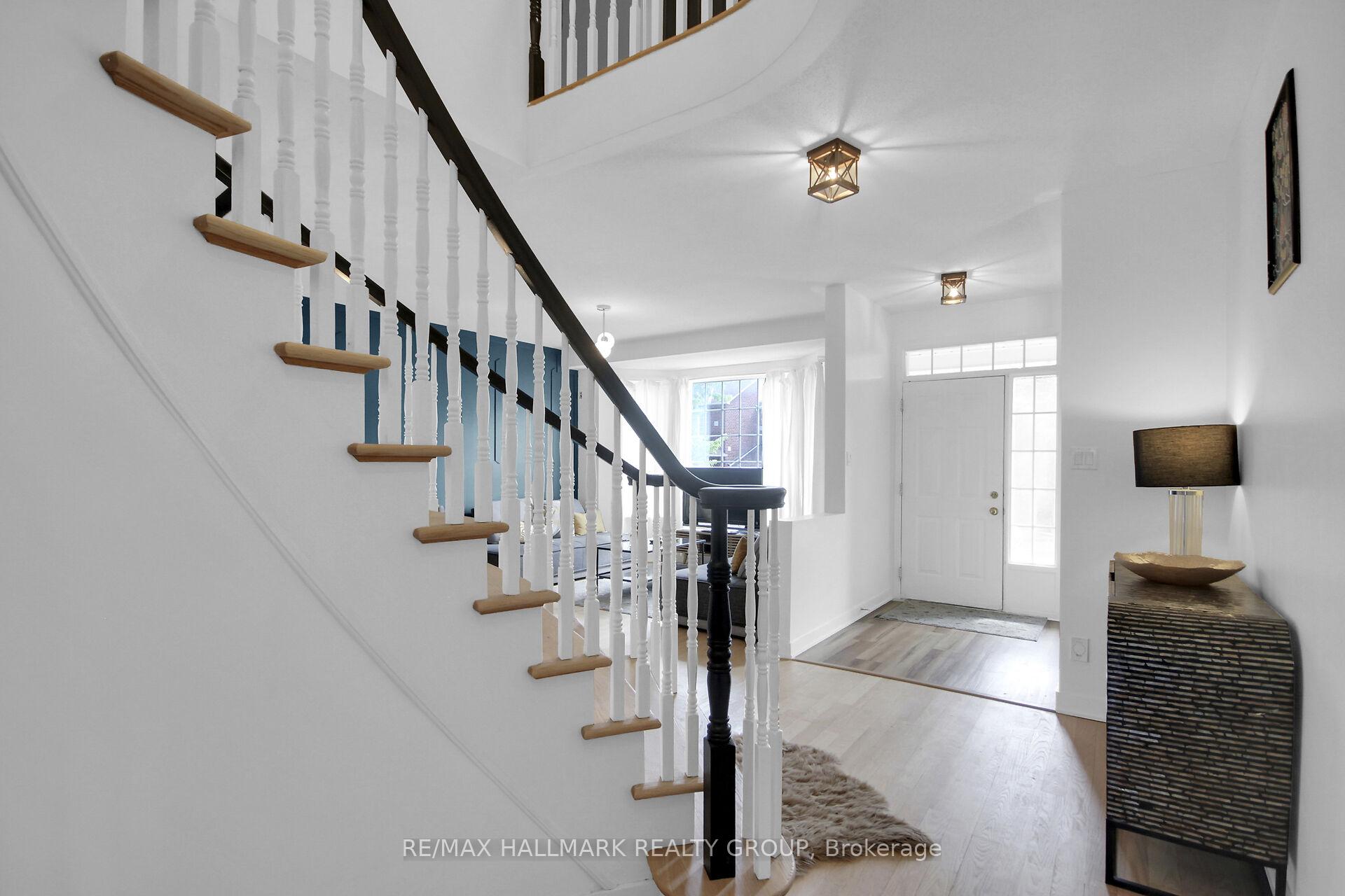 Photo 5 of 206 Annapolis Circle, Ottawa, Hunt Club — HOMEH