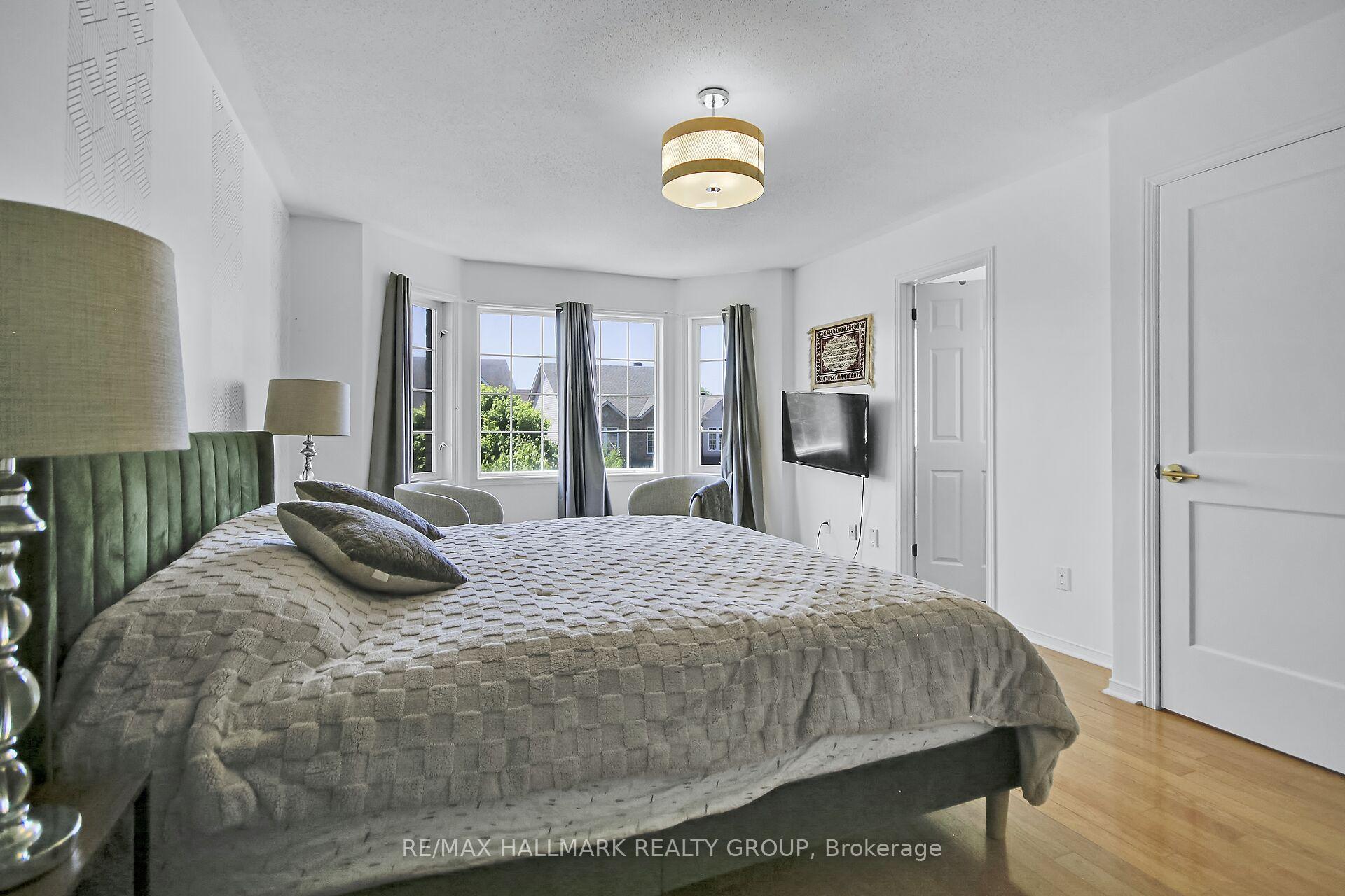 Photo 20 of 206 Annapolis Circle, Ottawa, Hunt Club — HOMEH