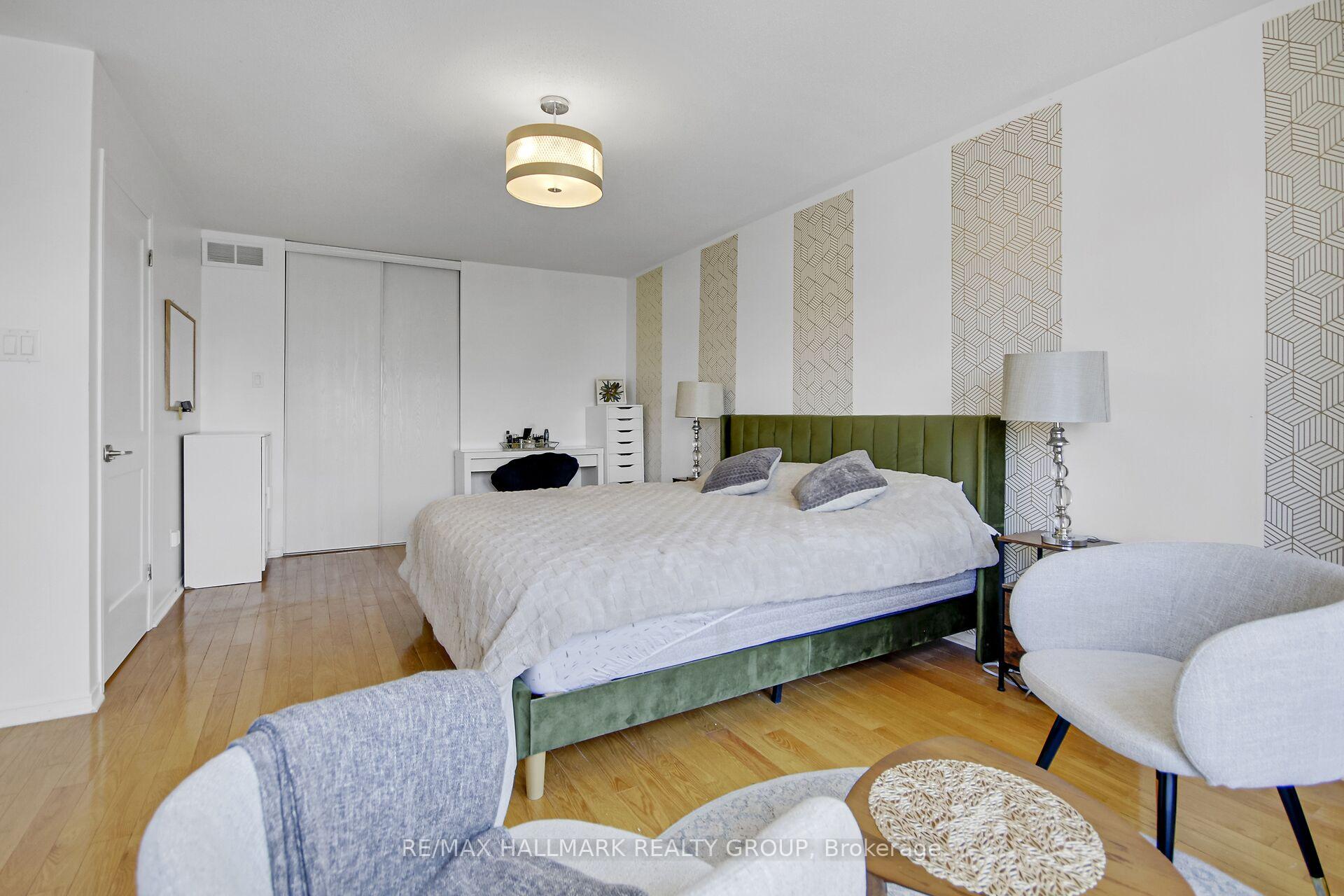 Photo 21 of 206 Annapolis Circle, Ottawa, Hunt Club — HOMEH
