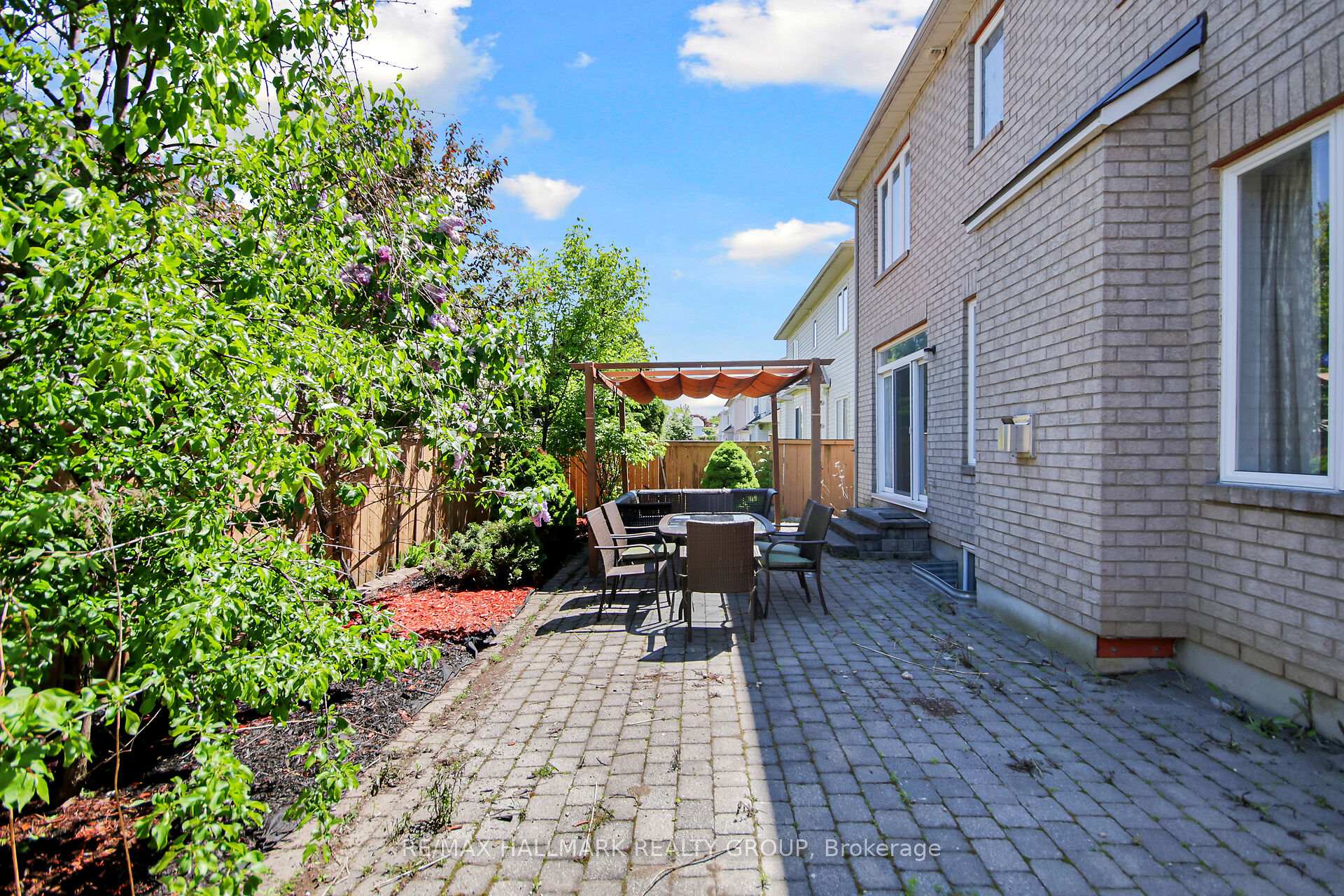 Photo 37 of 206 Annapolis Circle, Ottawa, Hunt Club — HOMEH