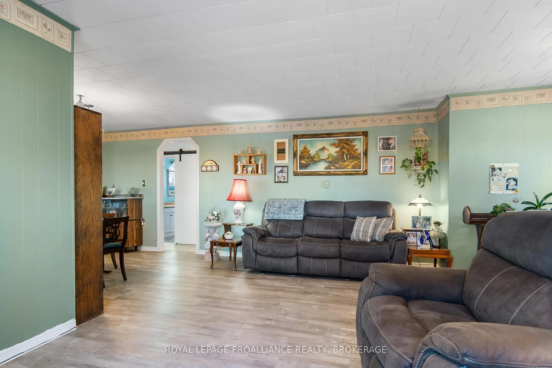 Photo 8 of 2292 Mcintyre Road, Loyalist, Lennox and Addington - South — HOMEH