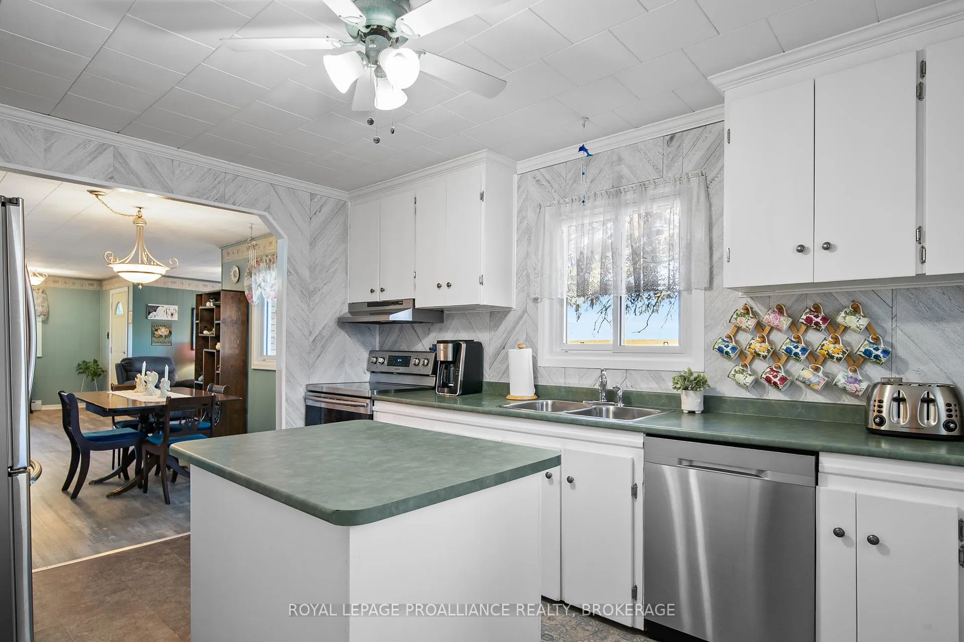 Photo 10 of 2292 Mcintyre Road, Loyalist, Lennox and Addington - South — HOMEH