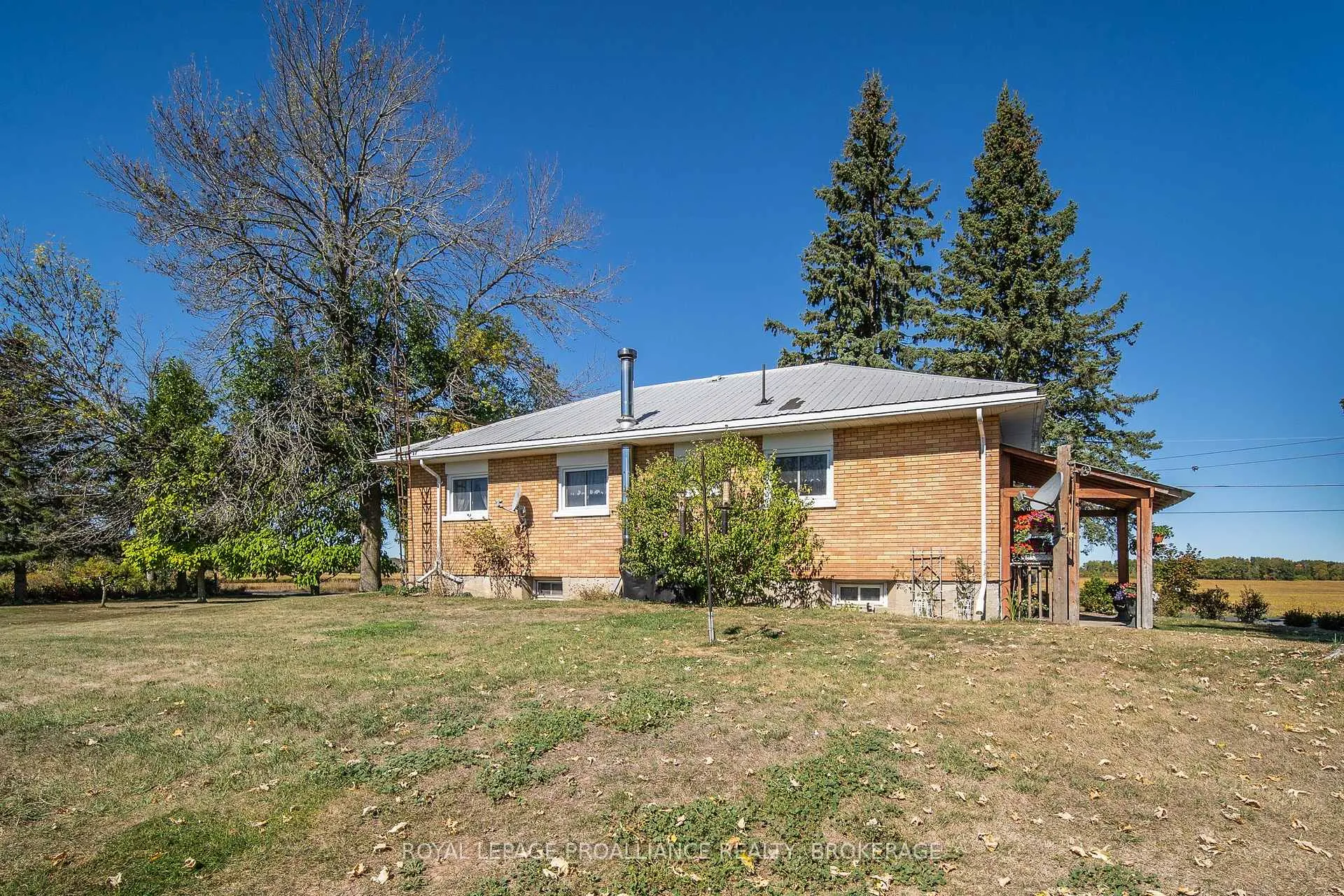 Photo 28 of 2292 Mcintyre Road, Loyalist, Lennox and Addington - South — HOMEH