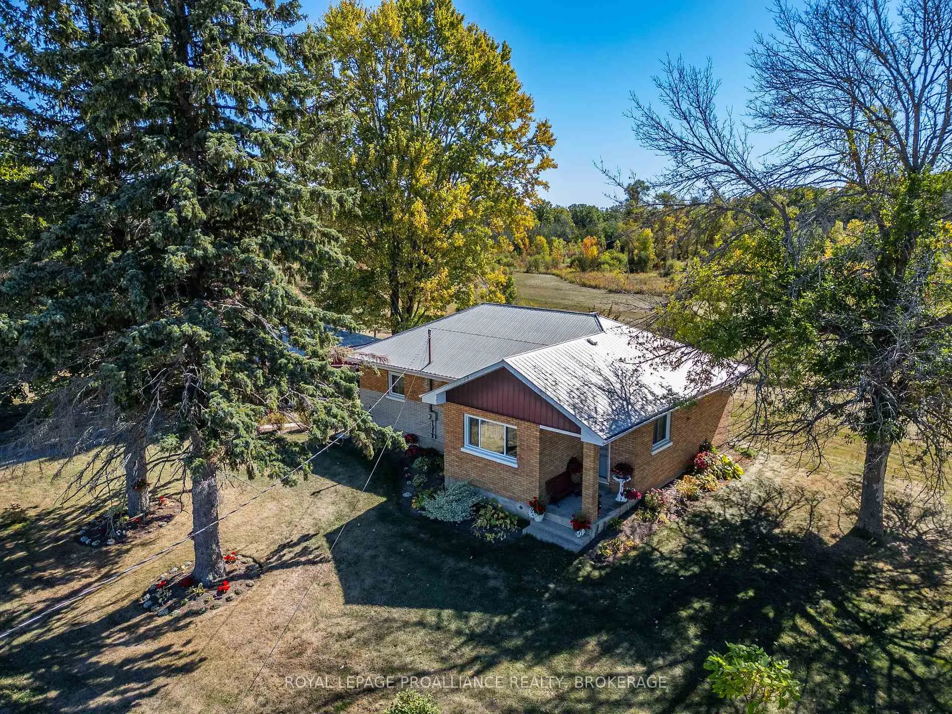 Photo 36 of 2292 Mcintyre Road, Loyalist, Lennox and Addington - South — HOMEH