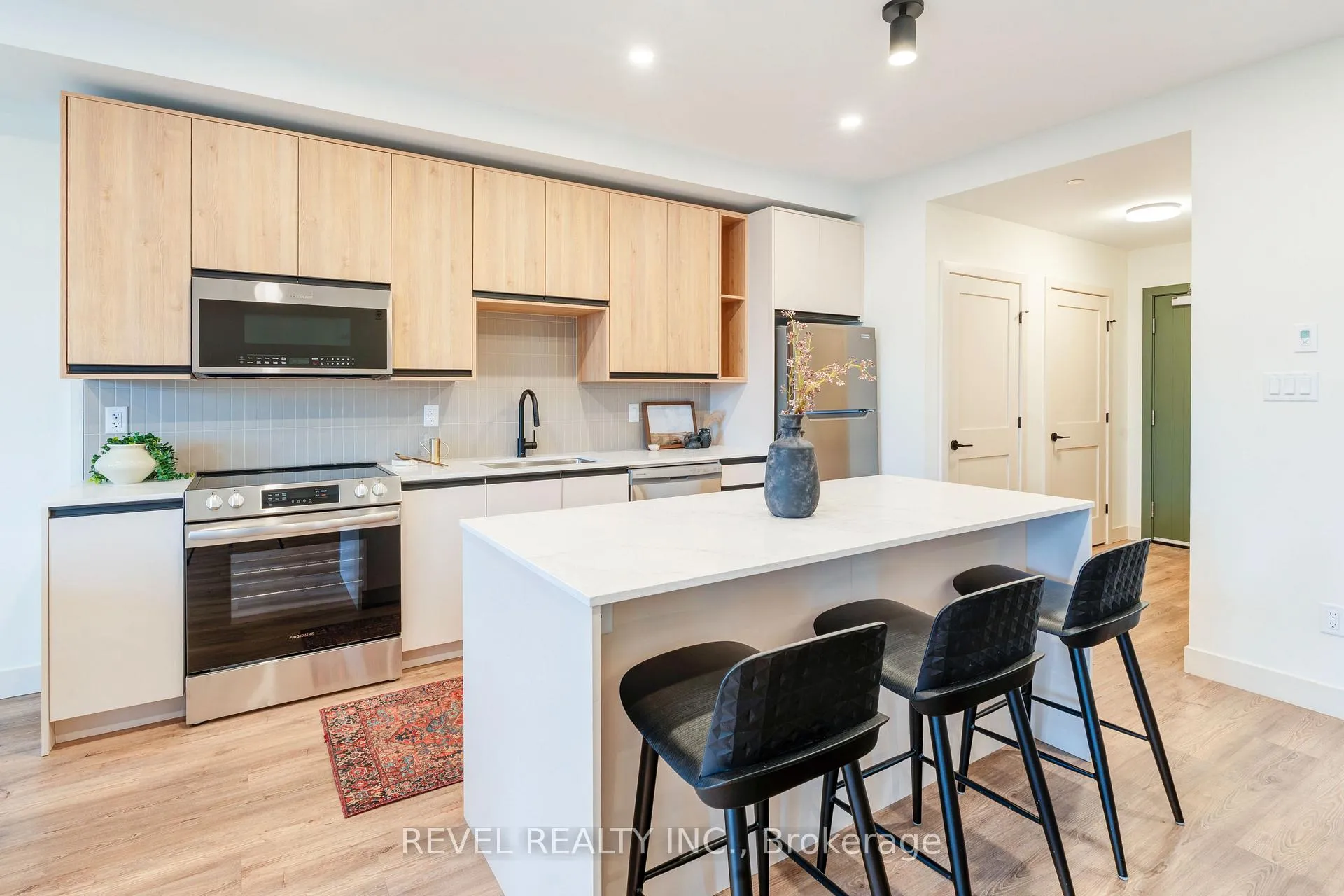 Photo 4 of Unit 201, 4390 Hillview Drive, Lincoln, Beamsville — HOMEH