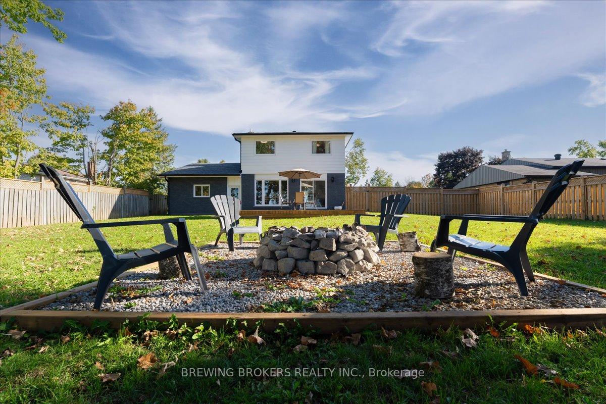 Photo 42 of 261 Nelson Crescent, Innisfil, Stroud — HOMEH